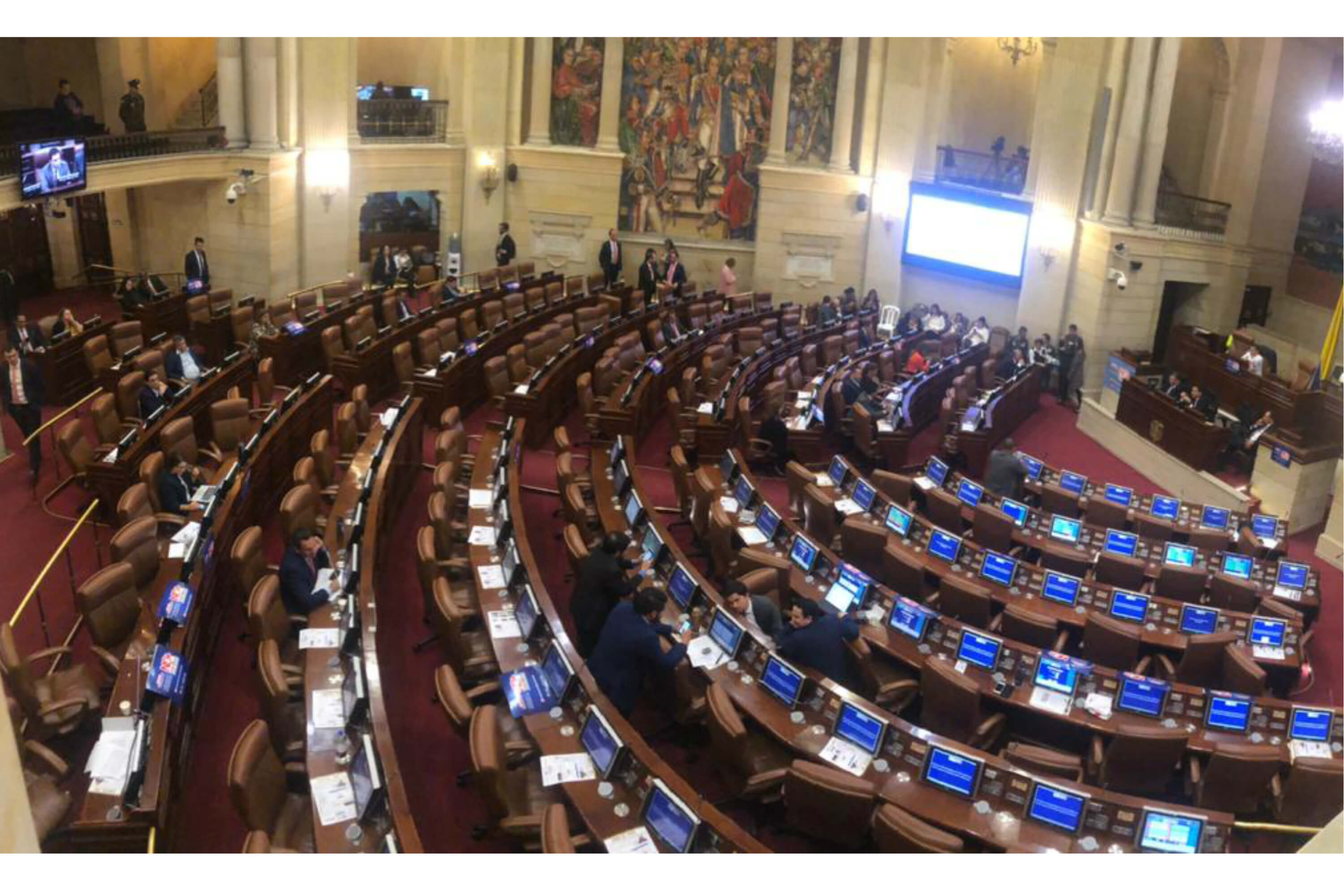 No había «nadie» en la Cámara durante el debate sobre violencia sexual infantil