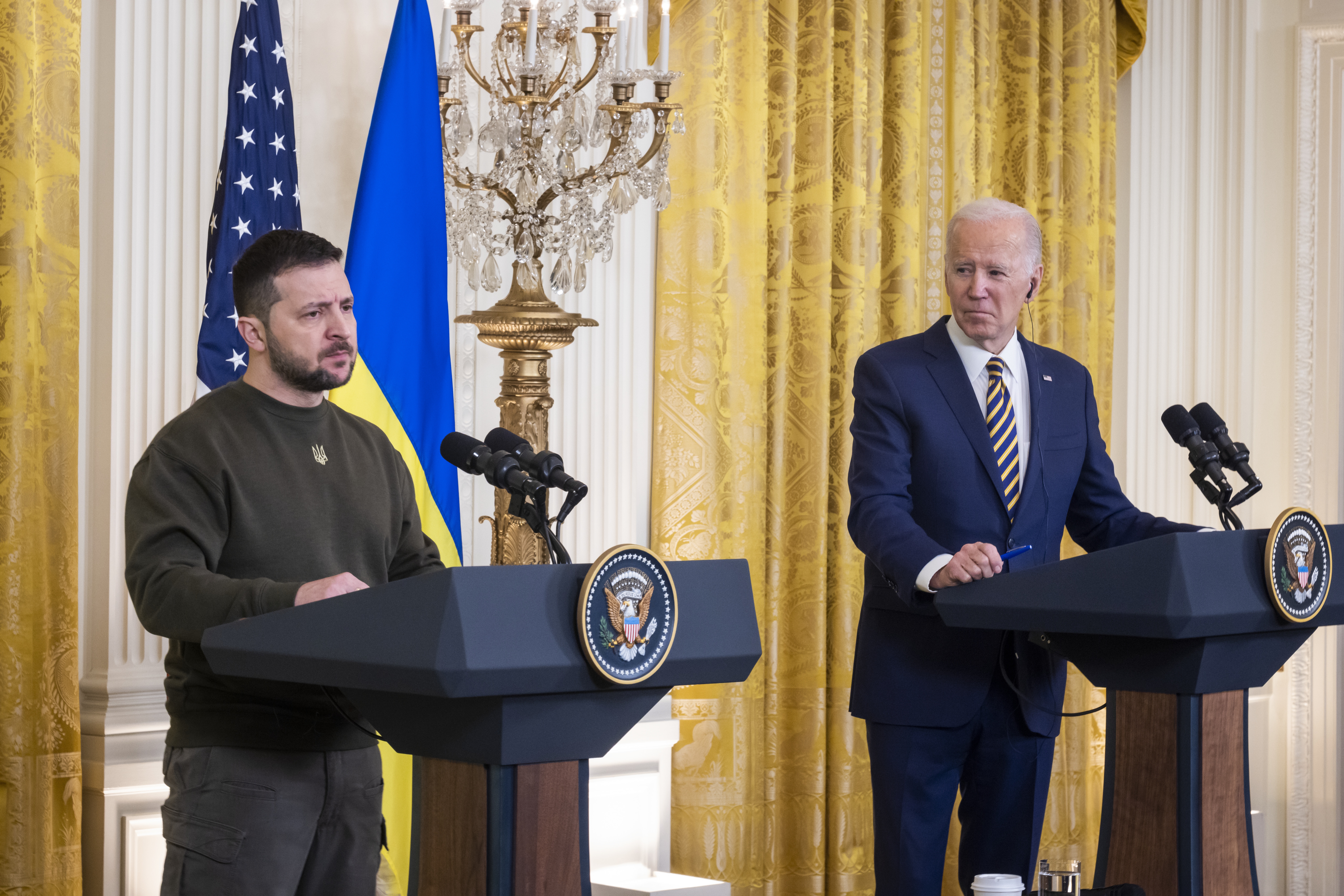 “Seguiremos apoyando a Ucrania el tiempo que sea necesario”: Biden a Zelenski