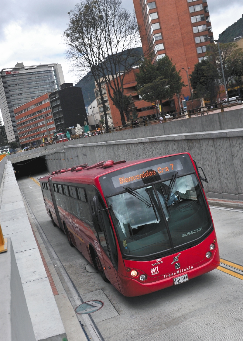 Necesitan $1,4 billones para mantener rodando Transmilenio