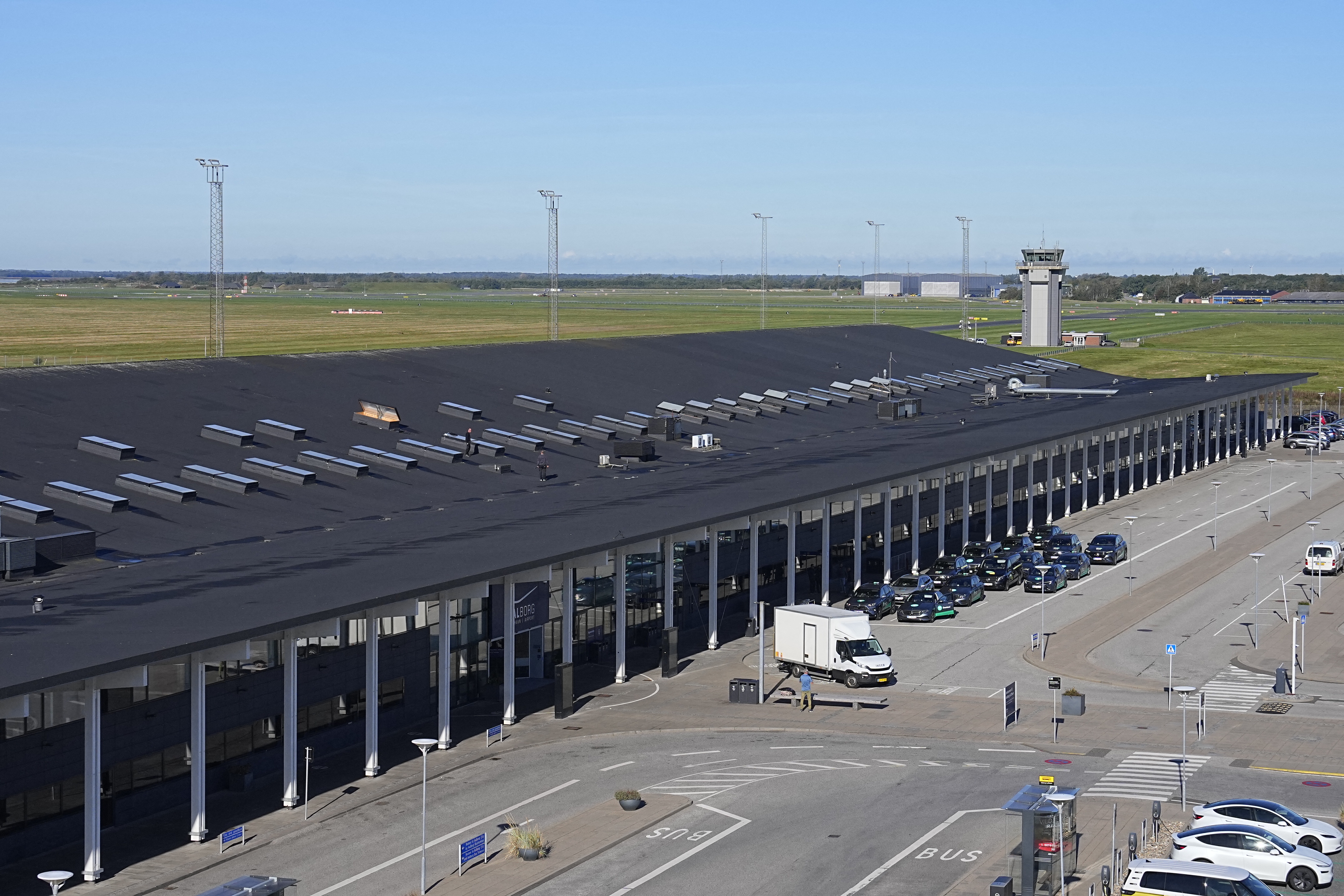 Otra vez bajo alerta: Dinamarca cerró aeropuerto por alerta de drones