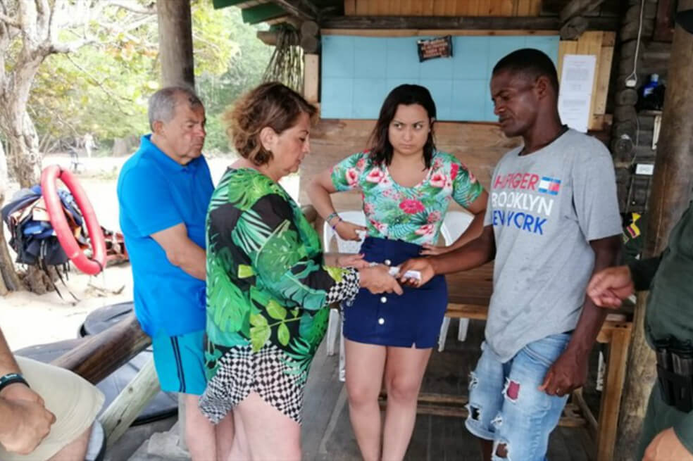 Estafan a turistas en Cartagena: pagaron un sobrecosto de $292.000 por una comida