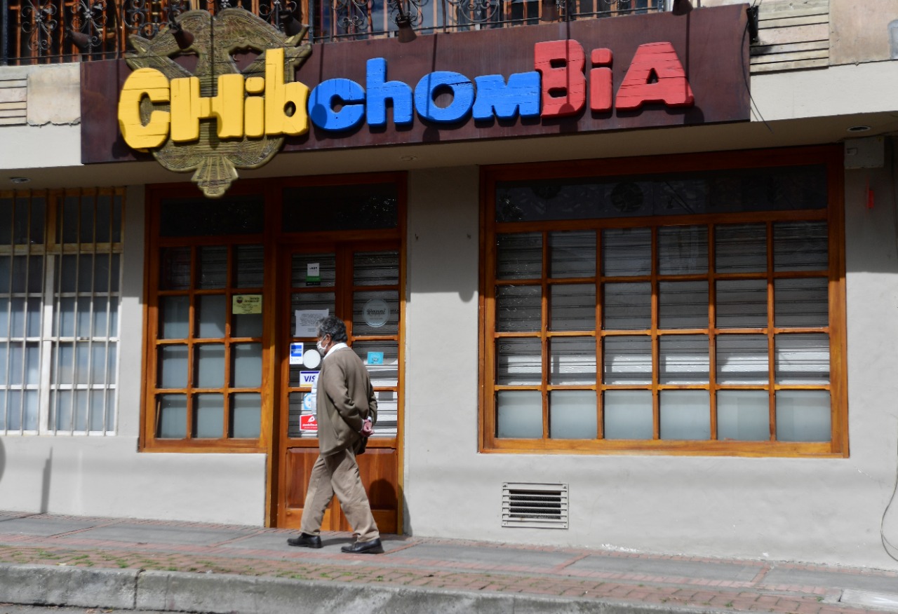 Atención a domicilio y desde carros en restaurantes.