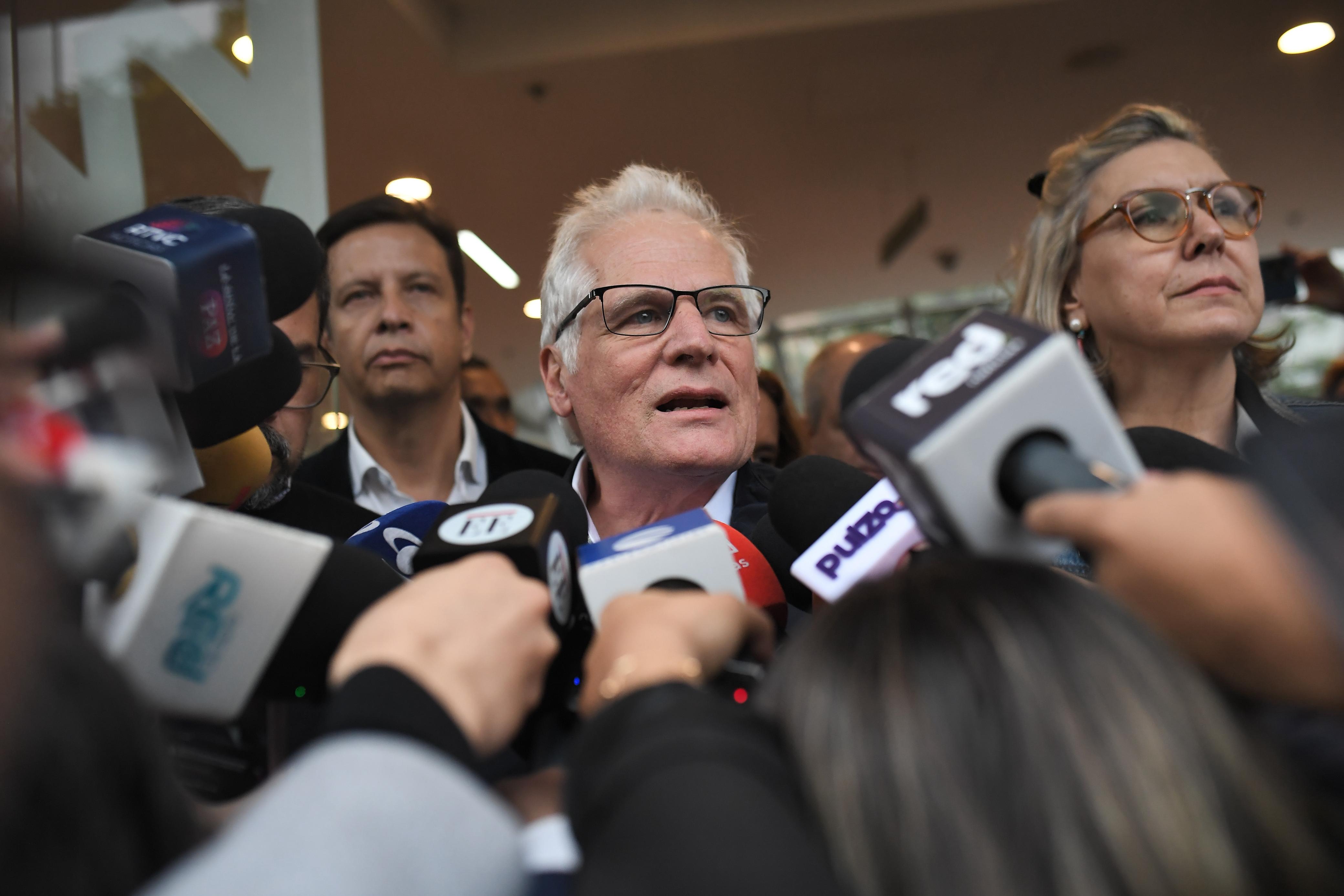 Habla papá de Miguel Uribe: “Pedimos seguir orando por la vida de Miguel”