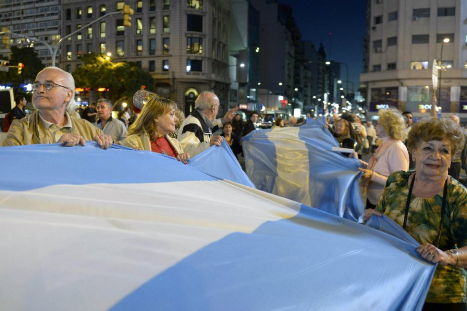 Masiva marcha expresa creciente malestar social en Argentina