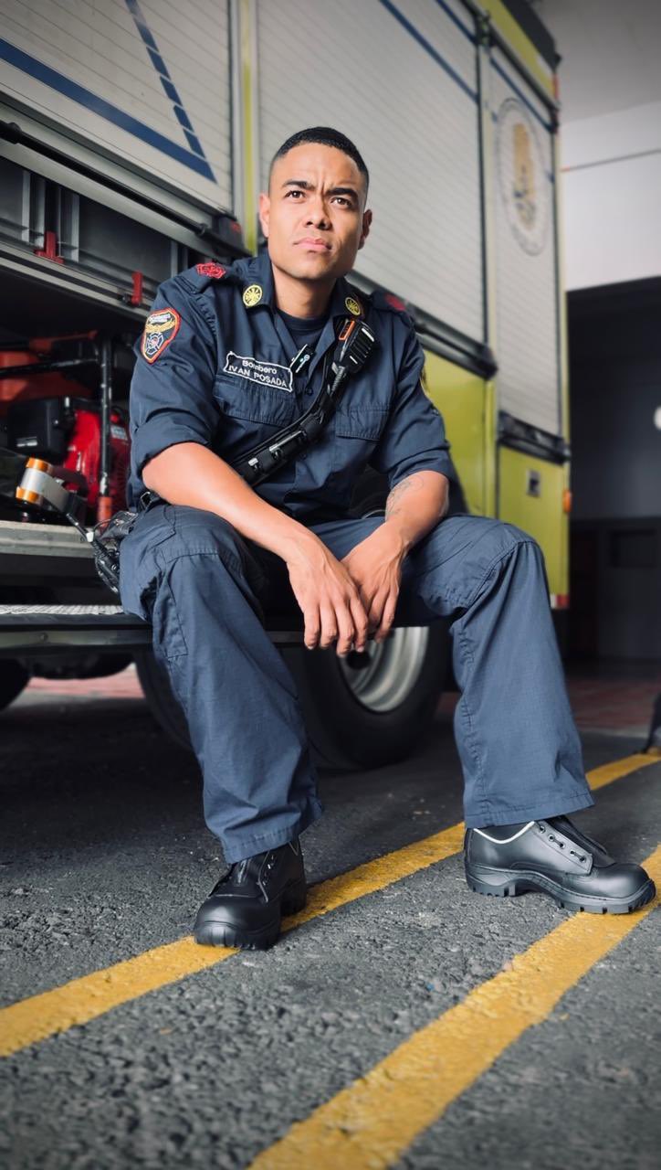 ¿Quién era el bombero que murió atendiendo un incendio en Medellín?