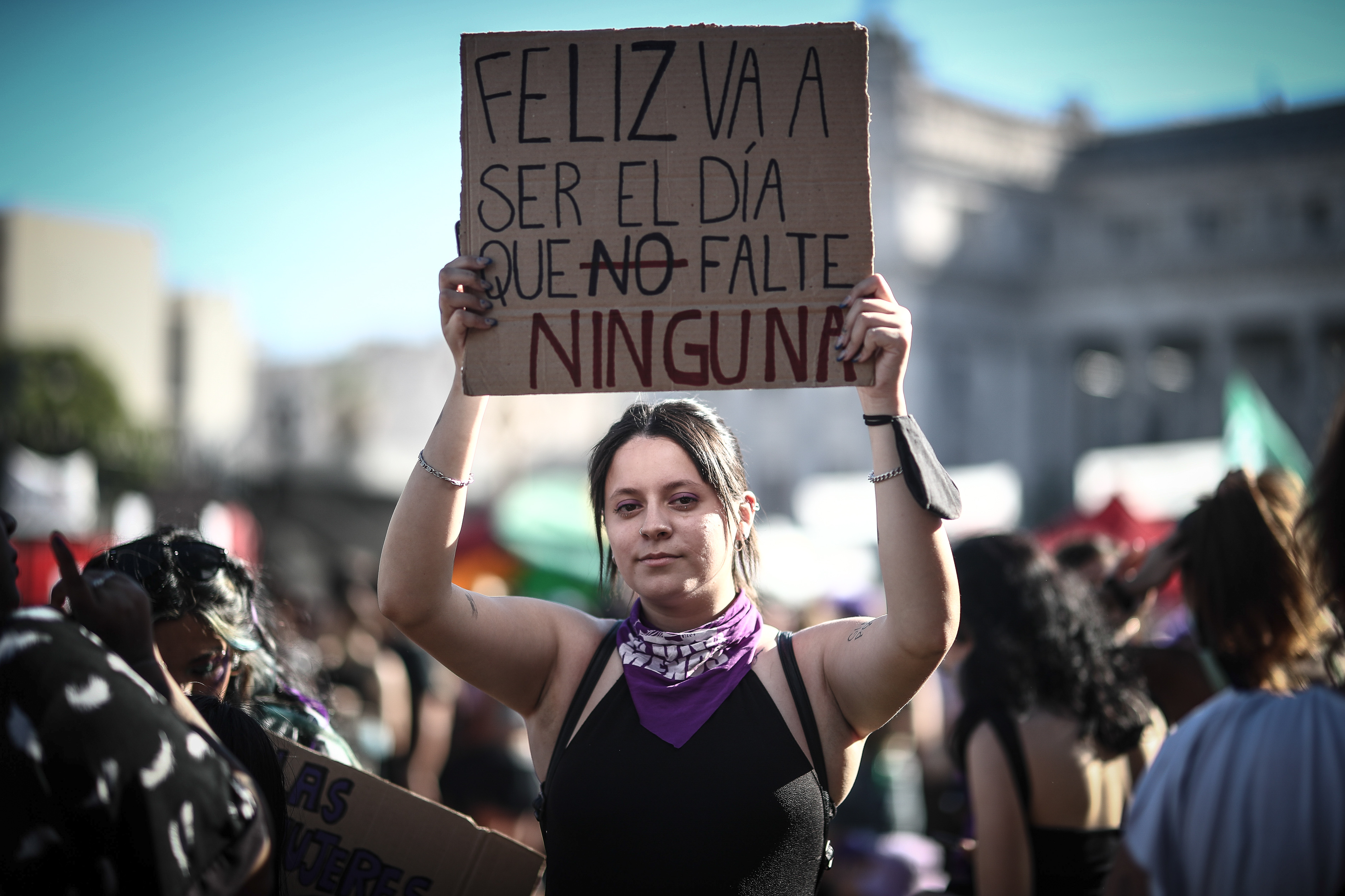 No tiene que estar casada para pedir indemnización por violencia de género: Corte