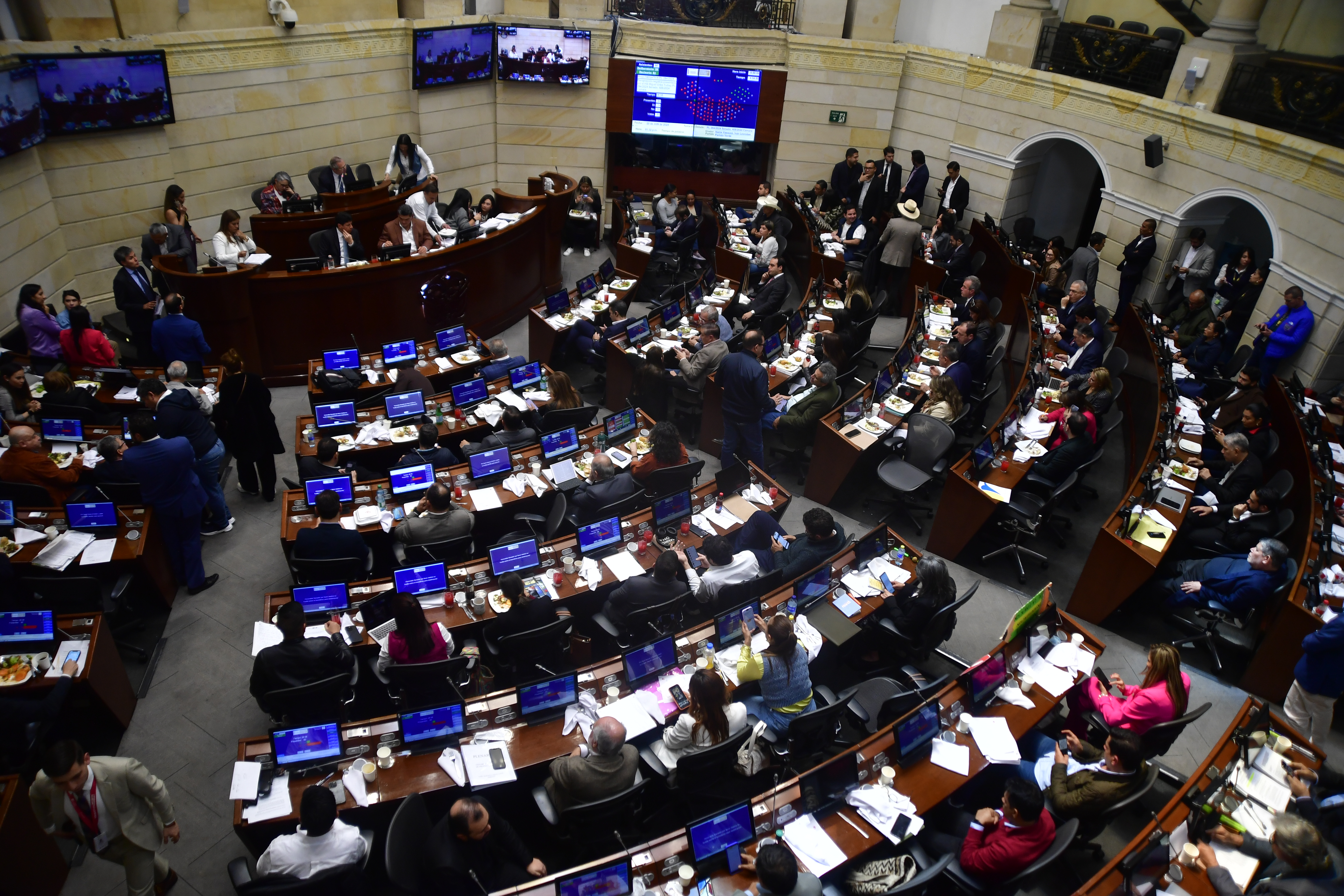 Senado “está paralizado” por deuda de Minhacienda: Efraín Cepeda
