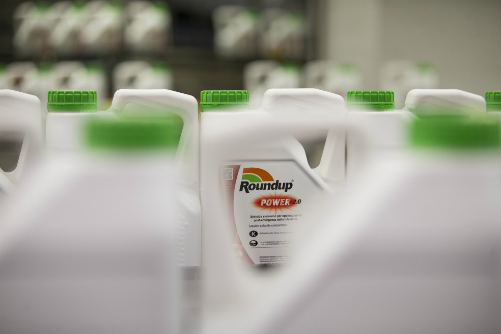 Roundup de Bayer, cuyo principal ingrediente es el glifosato, es uno de los herbicidas más utilizados en EE. UU. La empresa desestimó el nuevo estudio publicado. Jasper Juinen/Bloomberg