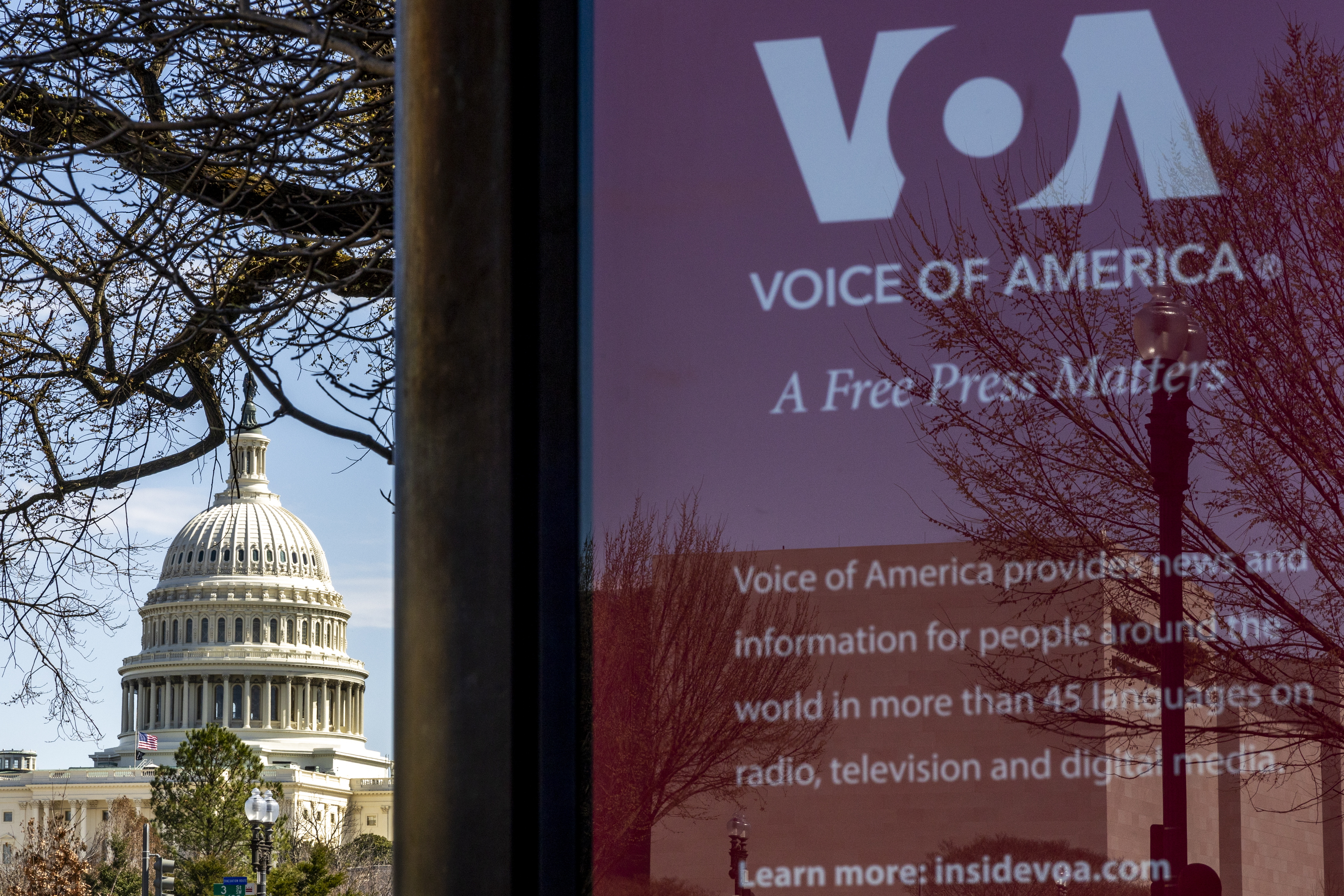 Trump acusa al medio público Voice of America de ser un vocero demócrata y pide su cierre