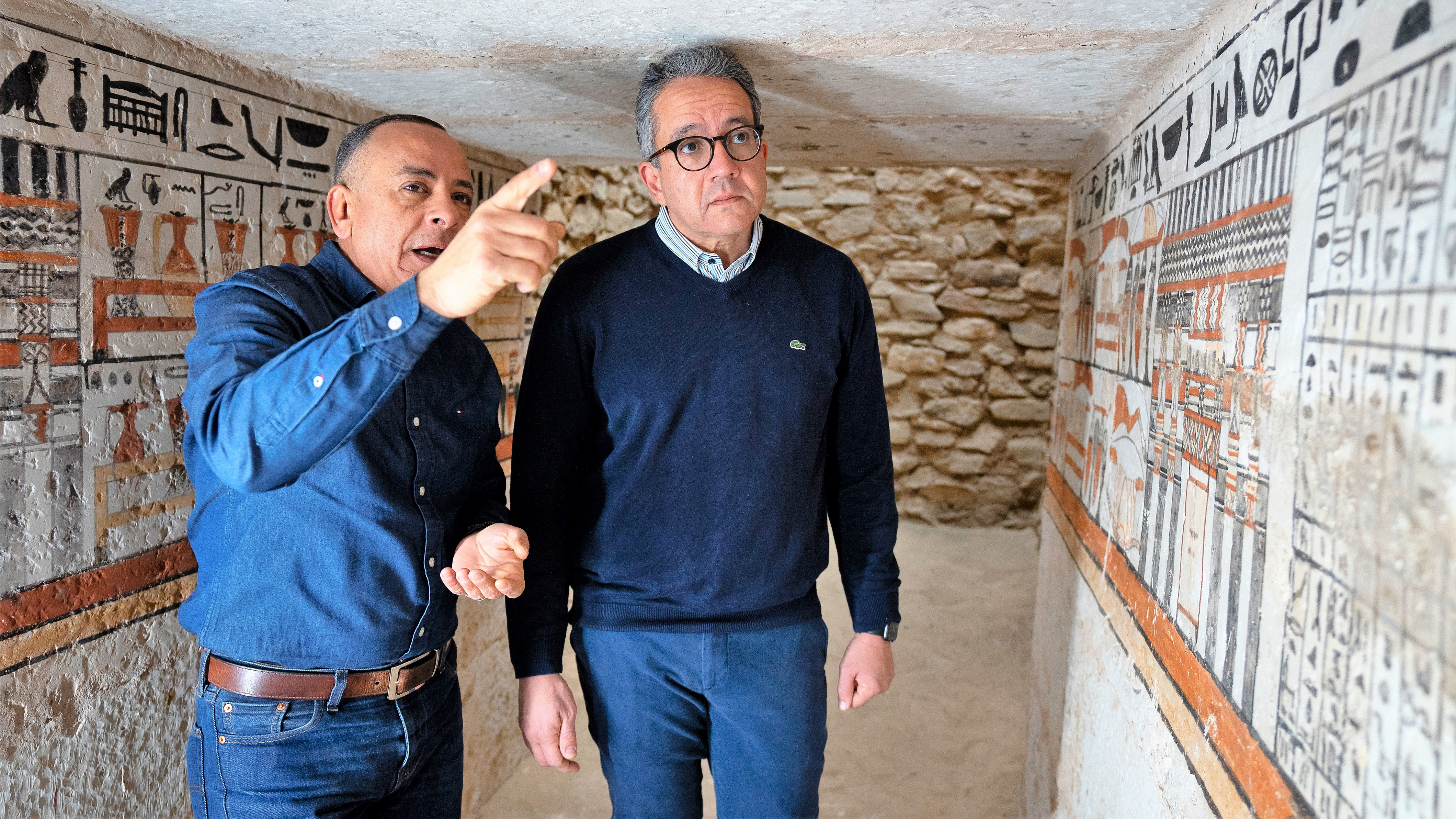 Descubren cinco tumbas decoradas de más de 4.000 años cerca de El Cairo