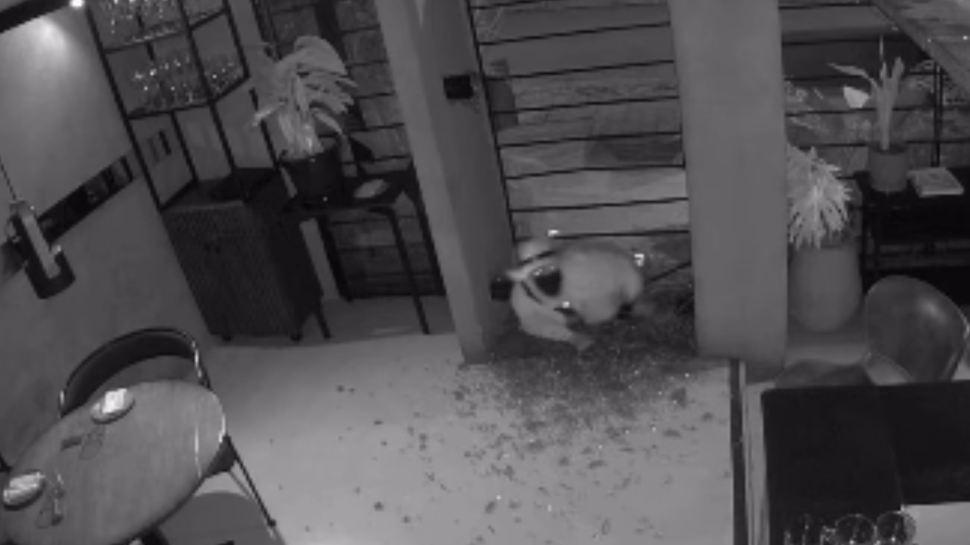 Robo en restaurante de Chapinero: ladrón cometió el delito en menos de 5 minutos