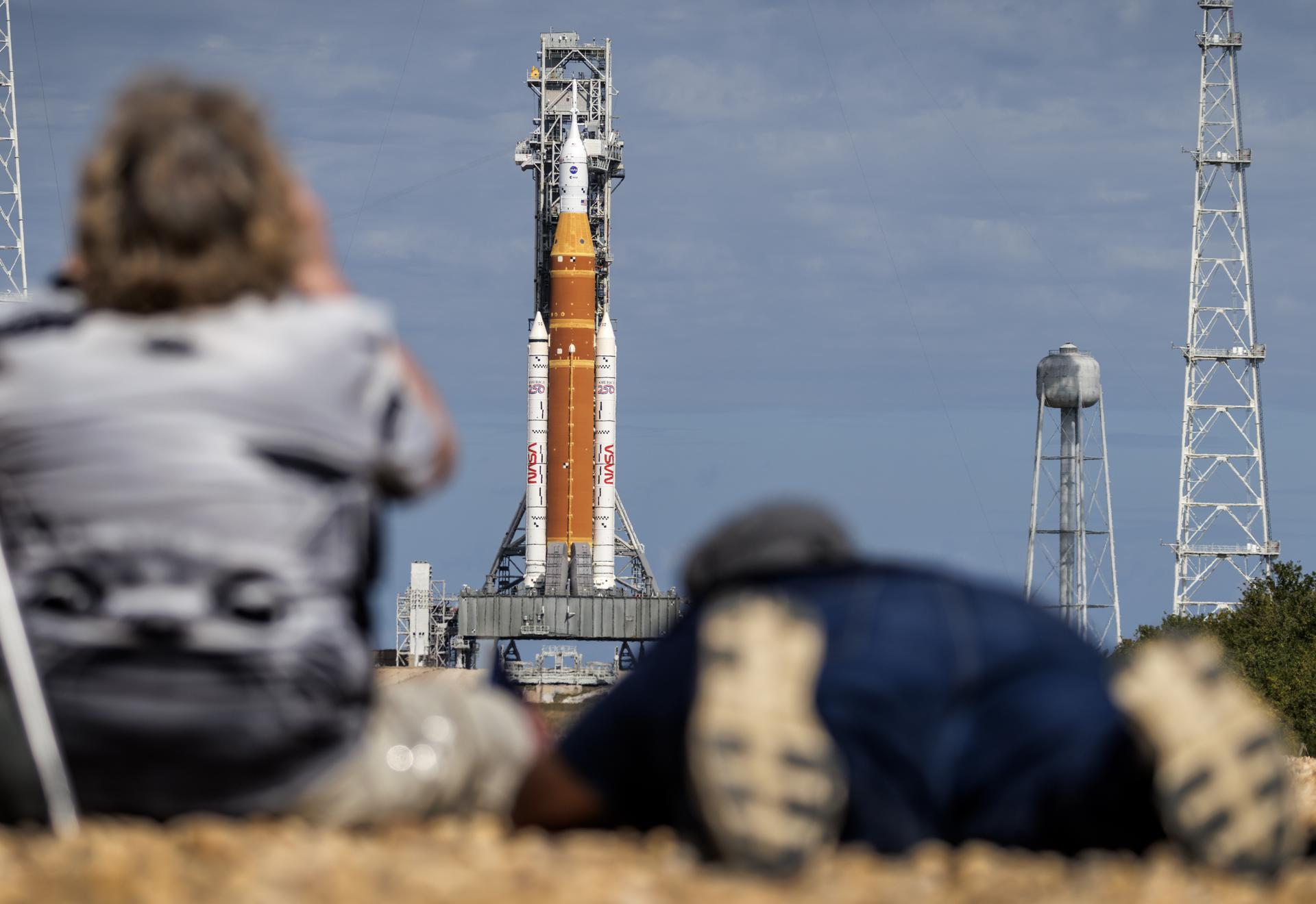 La NASA retrasa el lanzamiento de Artemis II, que va a llevar a los humanos a la Luna