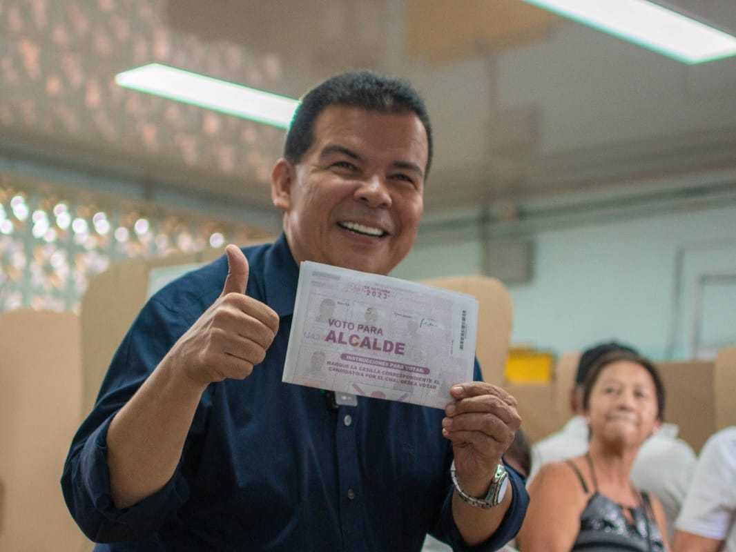 Candidatos a la Alcaldía de Cali ejercen su voto.