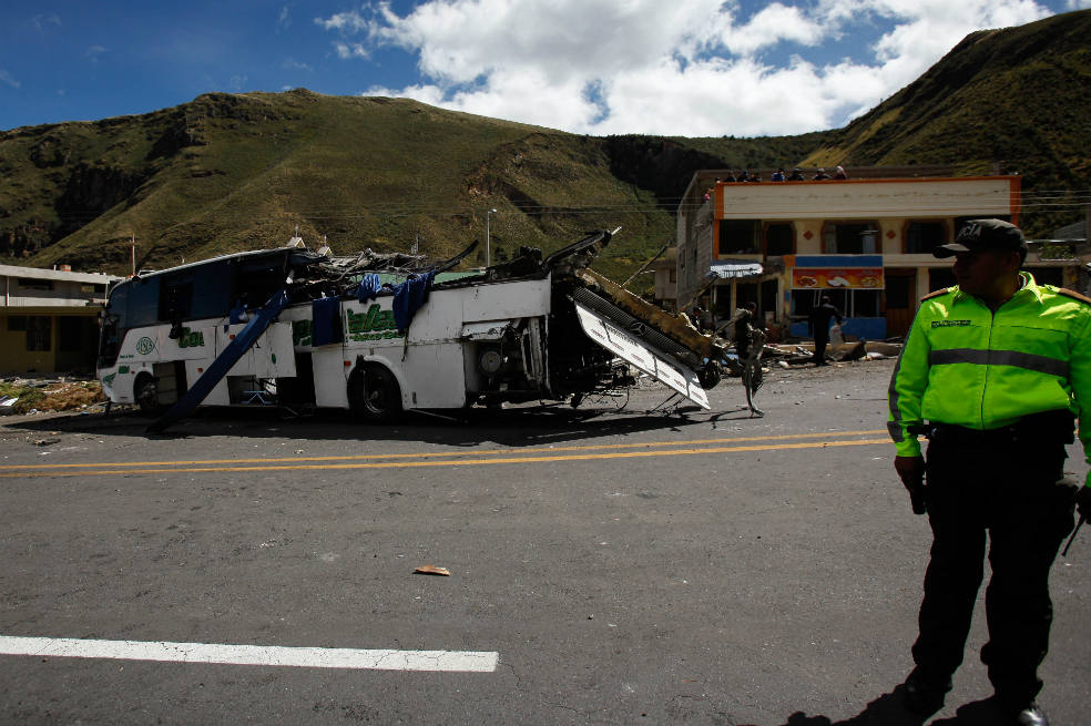 Bus accidentado en Ecuador tenía documentación falsa: Supertransporte