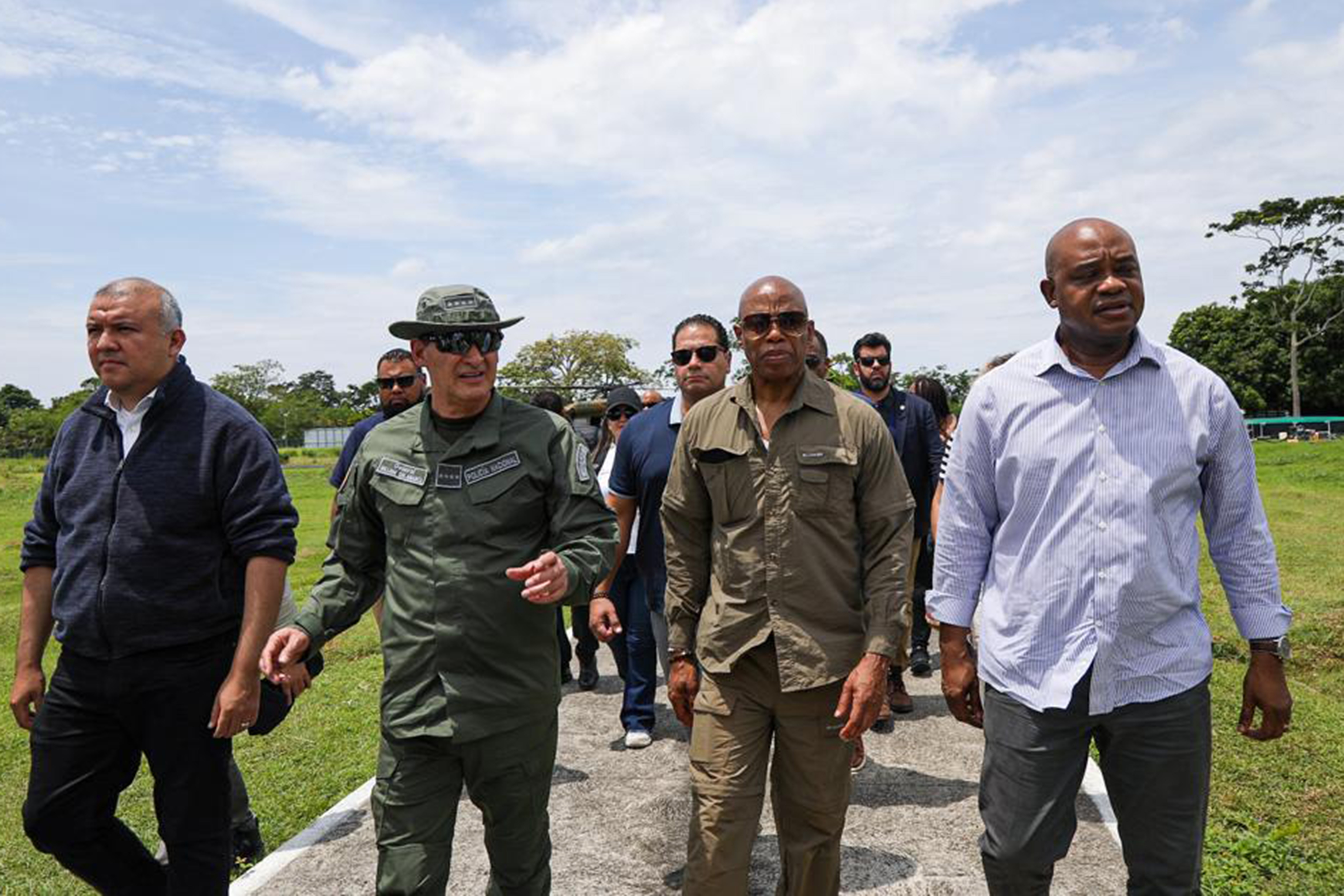 El alcalde de Nueva York visitó el inicio de la ruta migratoria del Darién