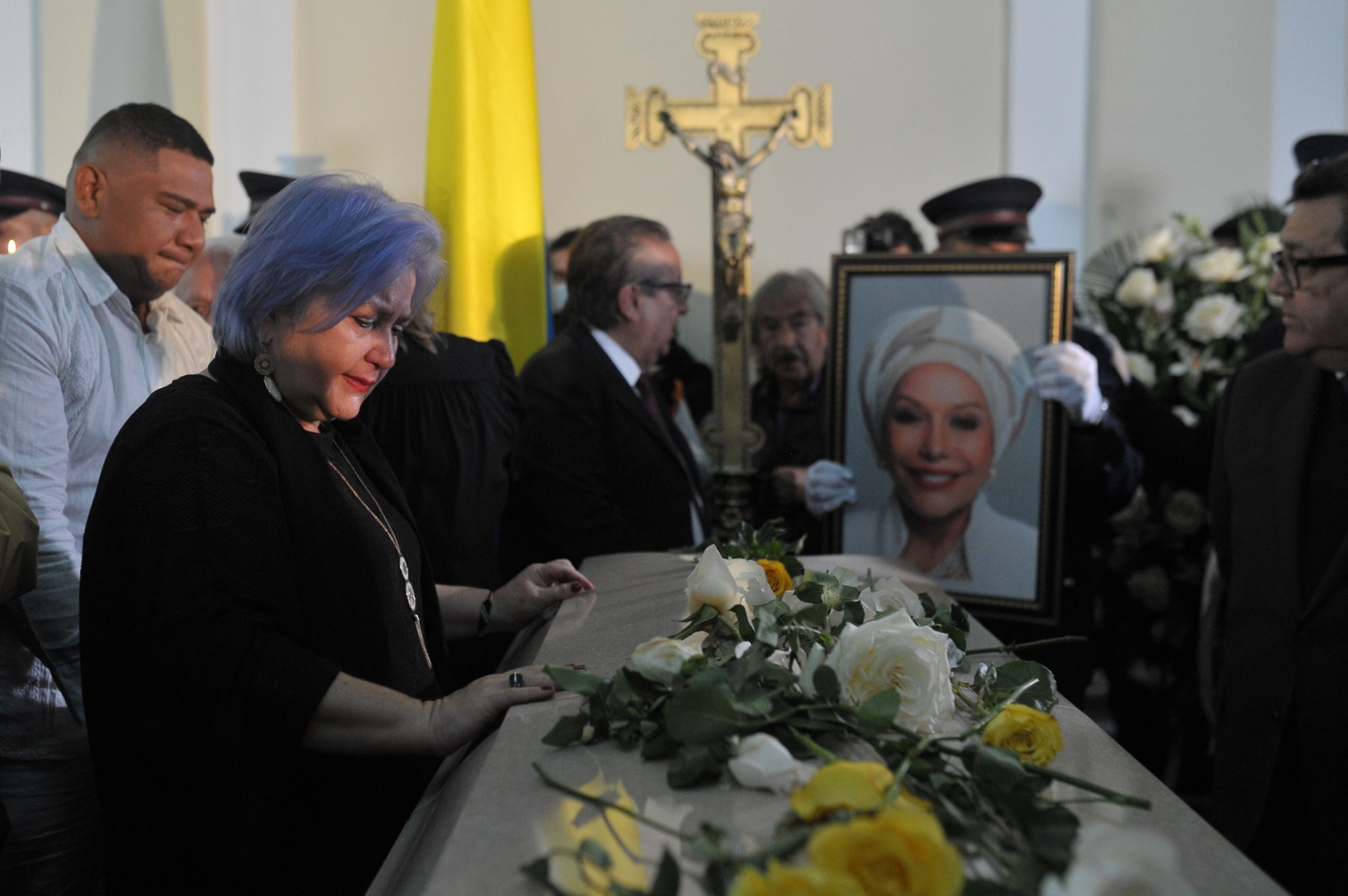 Una de las senadoras más cercana a Piedad Córdoba es Gloria Flórez, también del Pacto Histórico. Fue una de las legisladoras que primero llegó al homenaje en el Congreso.