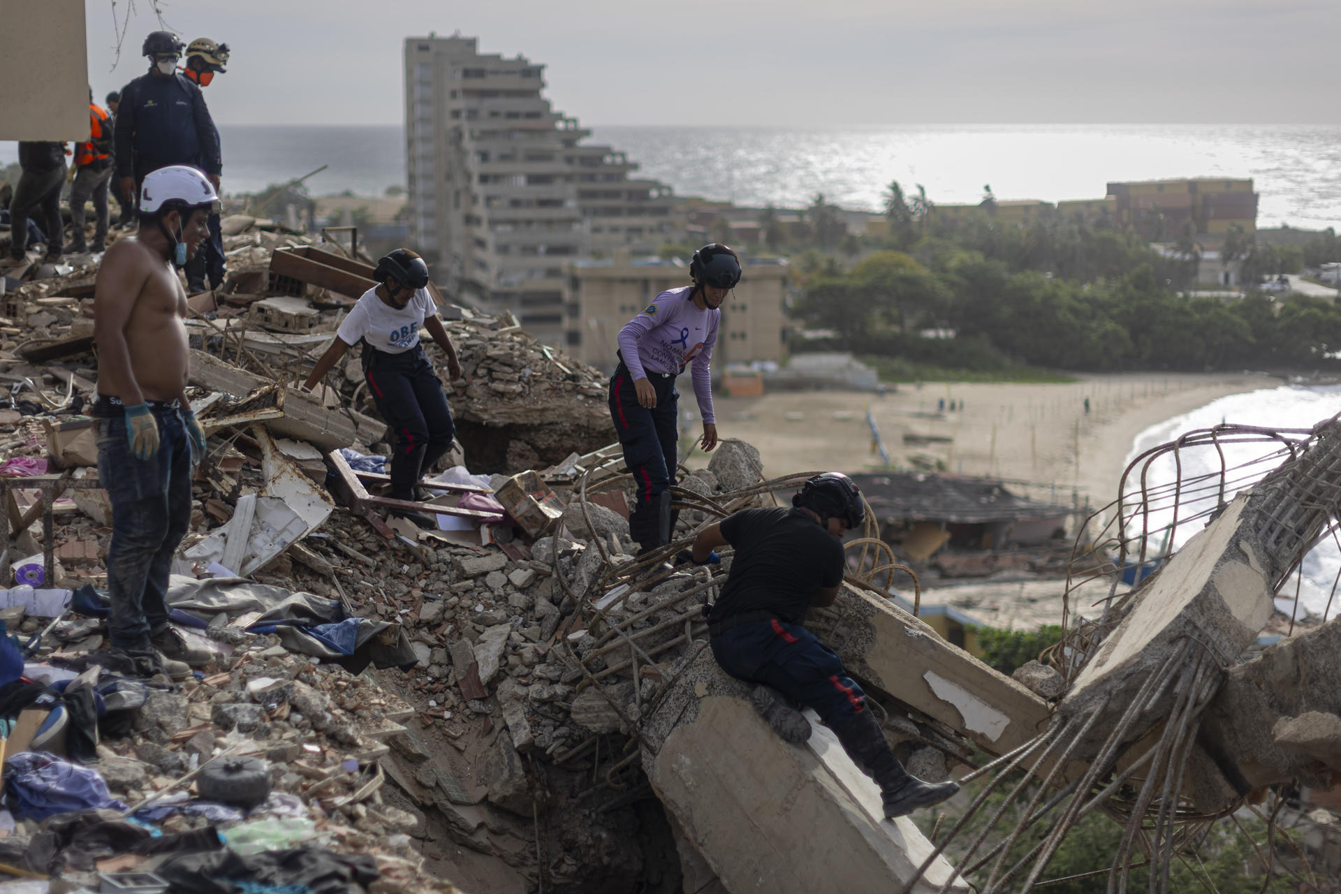 Terremotos, historia, política y sociedad