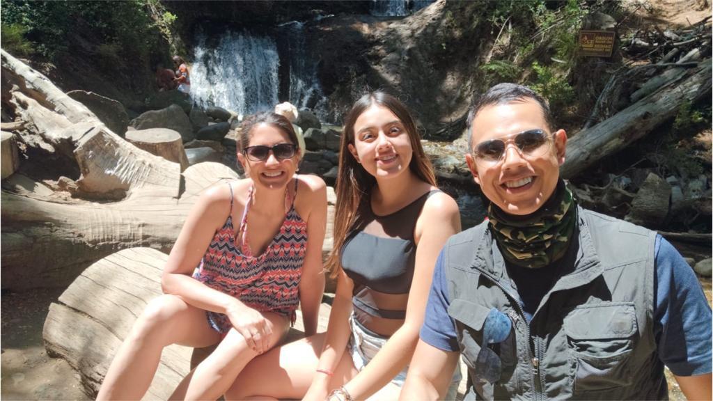 Diego Guauque, su esposa Alejandra y su hija Gabriela
