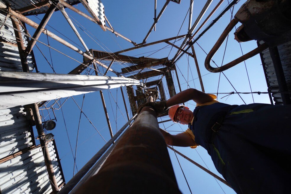Bajan expectativas de que OPEP recorte producción petrolera