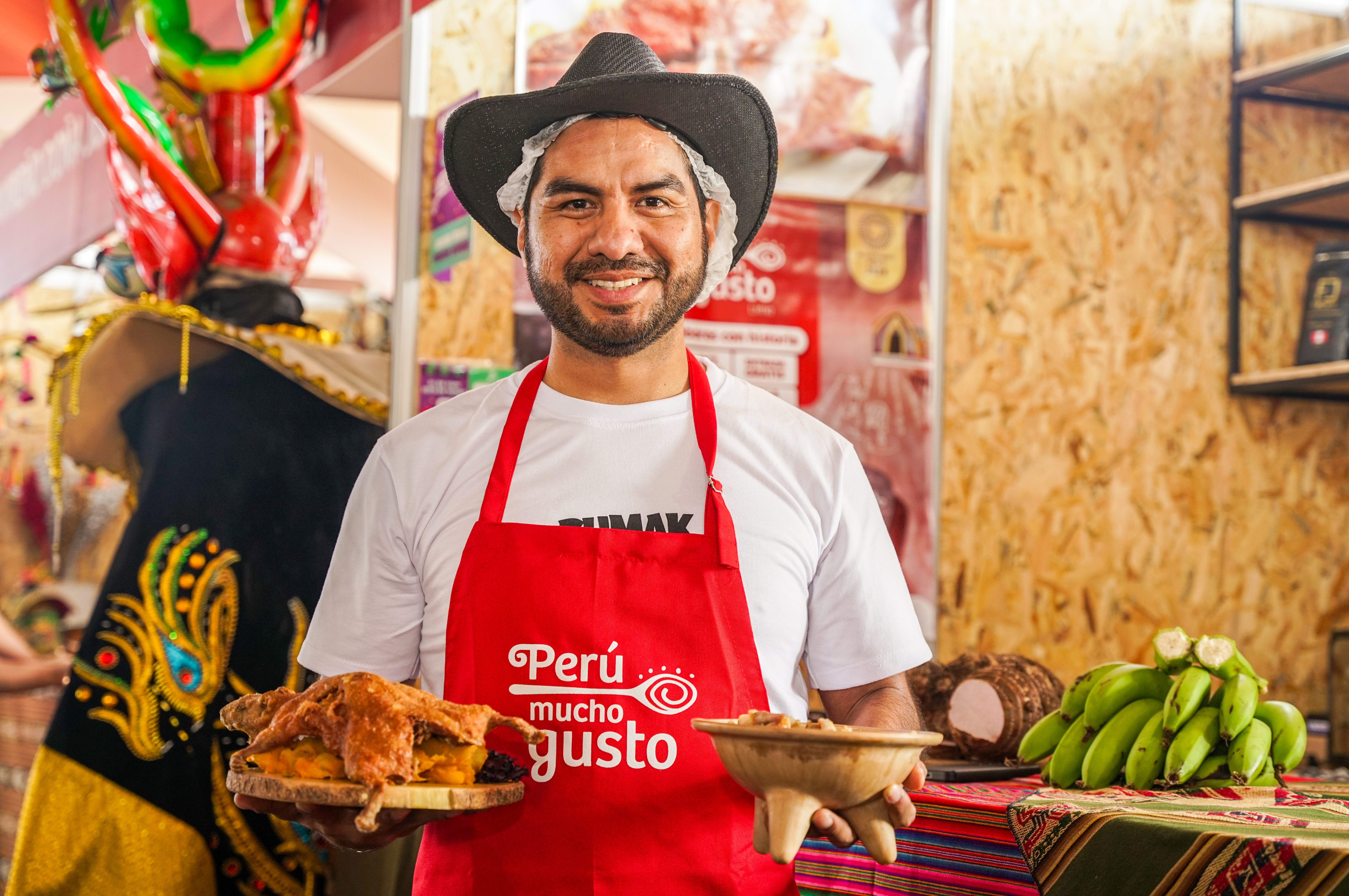 La migración se toma la cocina en feria gastronómica peruana