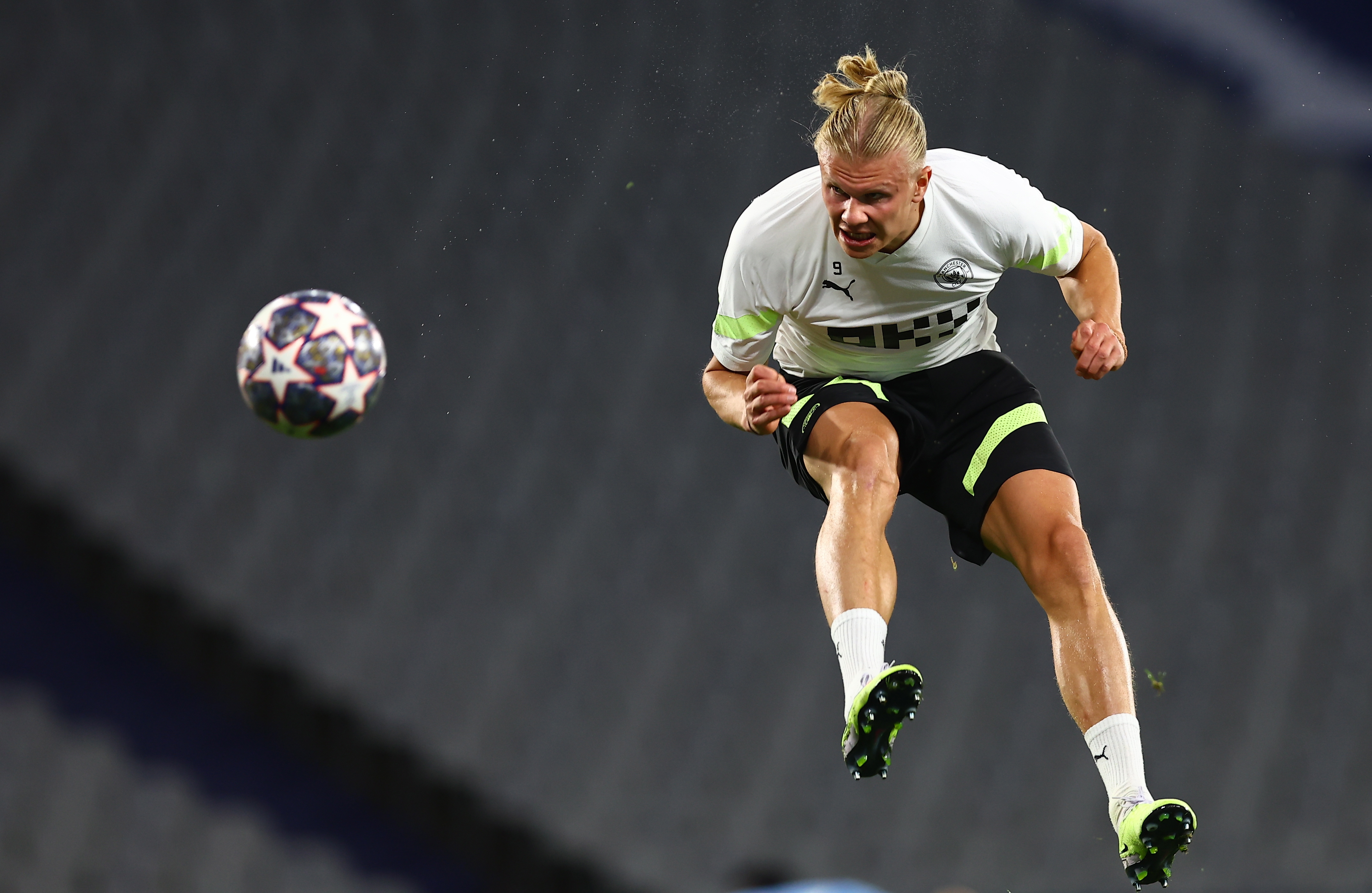 Istanbul (Turkey), 09/06/2023.- Erling Haaland of Manchester City attends a training session of the team on the eve of the UEFA Champions League Final, in Istanbul, Turkey, 09 June 2023. Manchester City face Inter Milan in the UEFA Champions League Final in Istanbul on 10 June 2023. (Liga de Campeones, Turquía, Estanbul) EFE/EPA/SEDAT SUNA