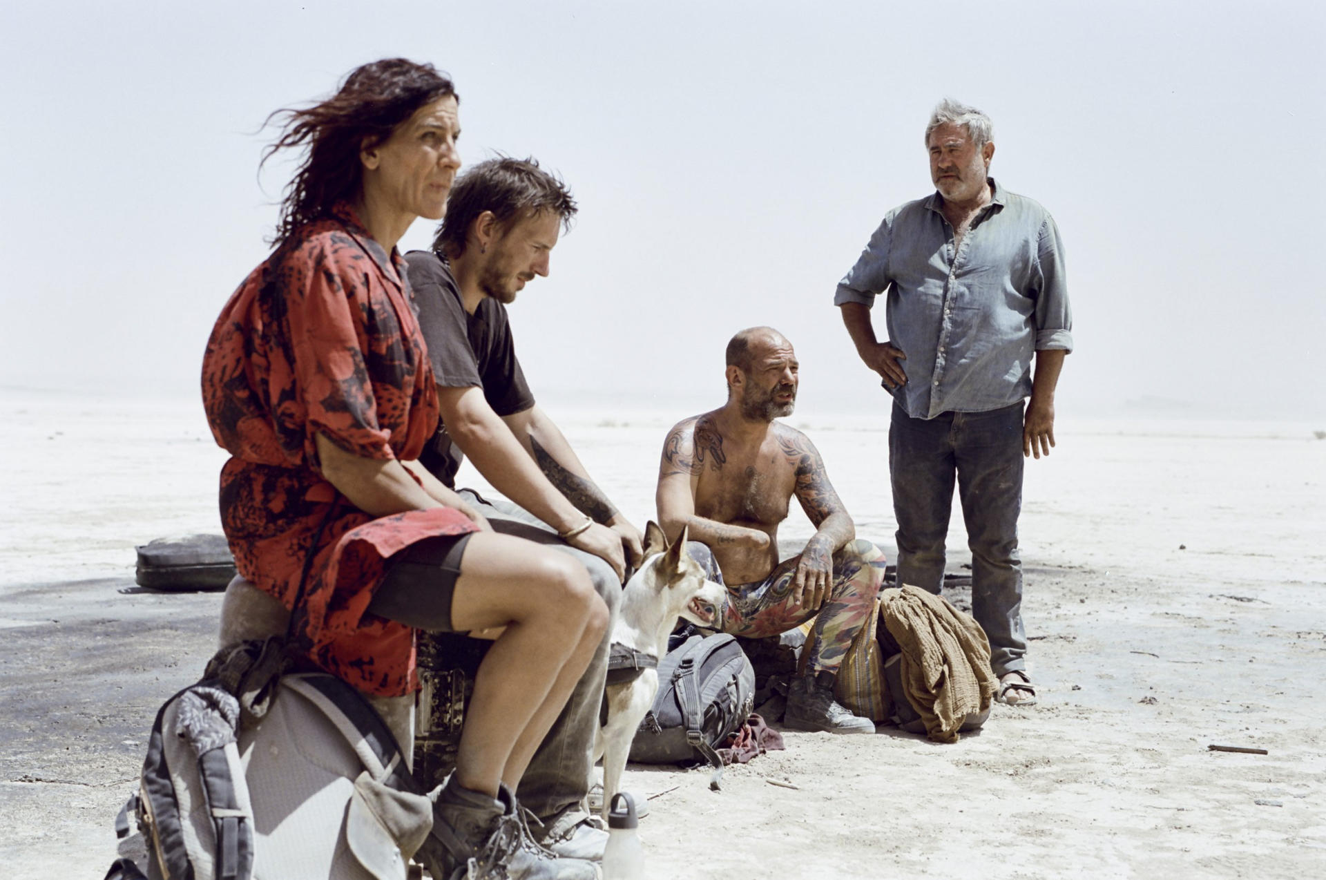 LOS ÁNGELES (EE.UU.), 08/12/2025.- Imagen de la película española 'Sirat', de Oliver Laxe, que ha conseguido este lunes dos nominaciones a los Globos de Oro, una sólida confirmación para la carrera de una película que desde su estreno en el Festival de Cannes ha provocado tanto impacto como división de opiniones. EFE/Movistar+/Quim Vives -SOLO USO EDITORIAL/SOLO DISPONIBLE PARA ILUSTRAR LA NOTICIA QUE ACOMPAÑA (CRÉDITO OBLIGATORIO)-