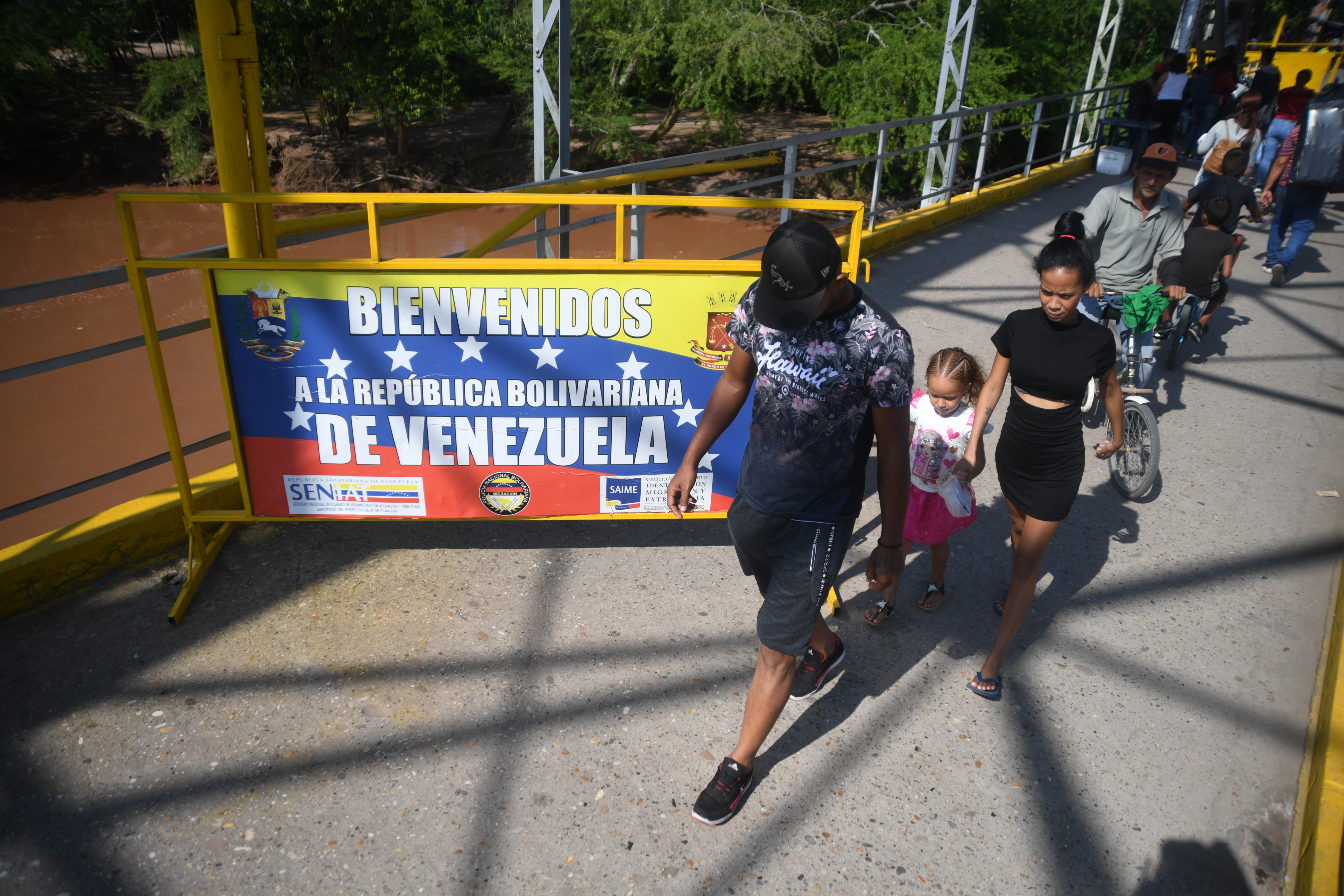 La reapertura de las relaciones con Venezuela no entusiasma a algunos colombianos