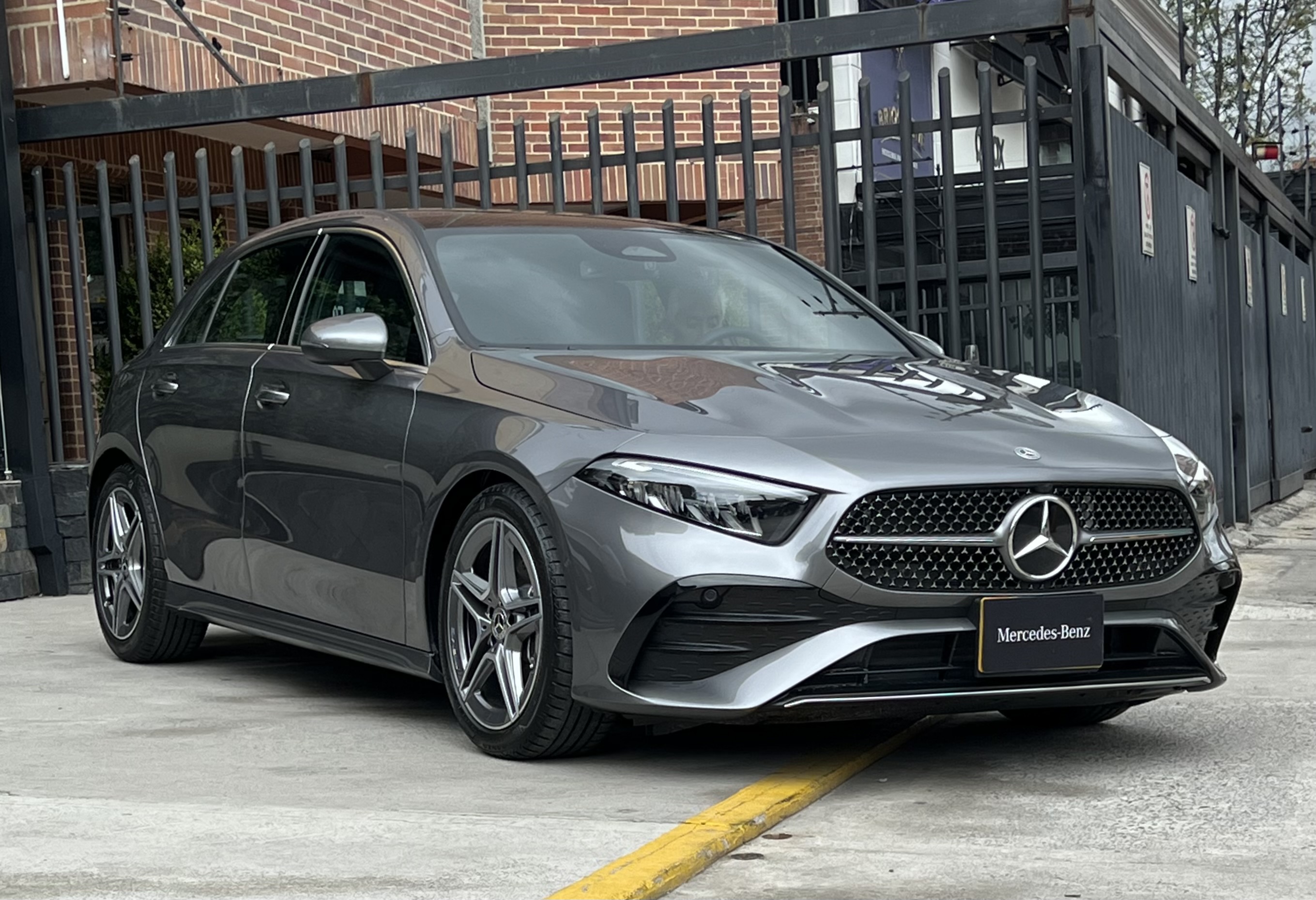 Mercedes-Benz A 250 en Colombia: un nuevo híbrido alemán premium