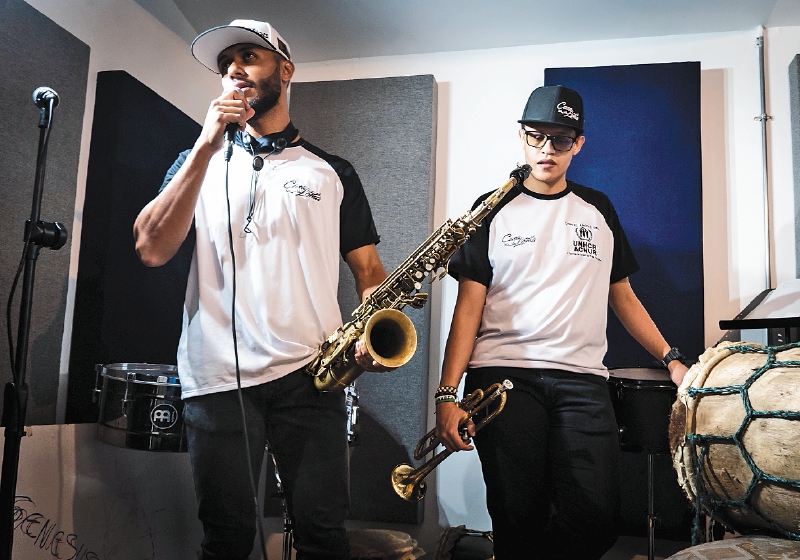 Una de las líneas de Casa Loma es vocalización, canto, percusión, vientos y producción musical.