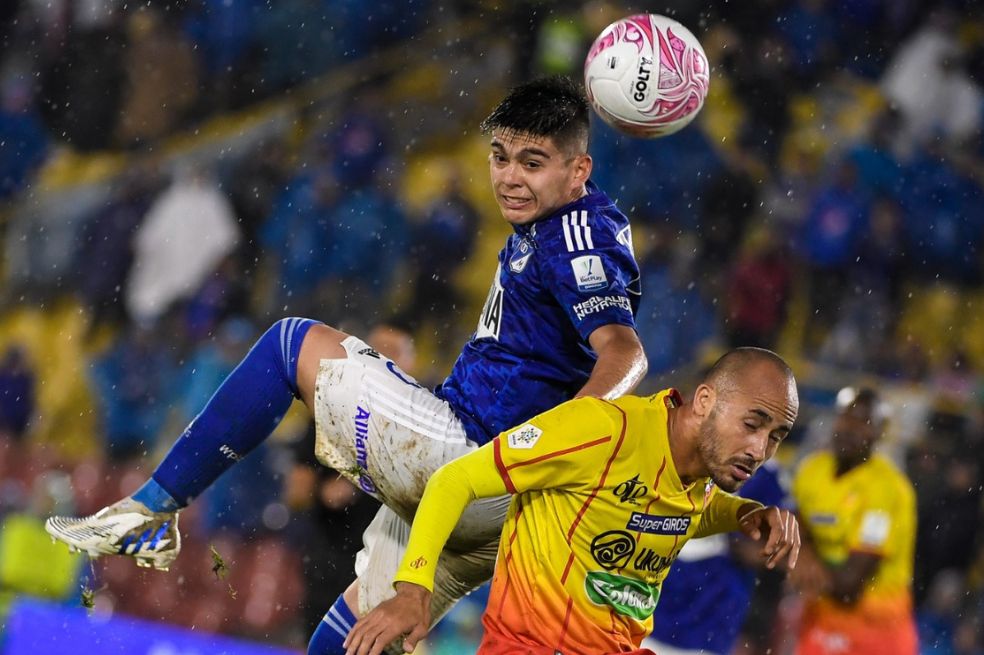 Alarmante caída en Bogotá de Millonarios, que todavía no asegura su clasificación a las finales. Pereira, con la victoria, se metió en los ocho.