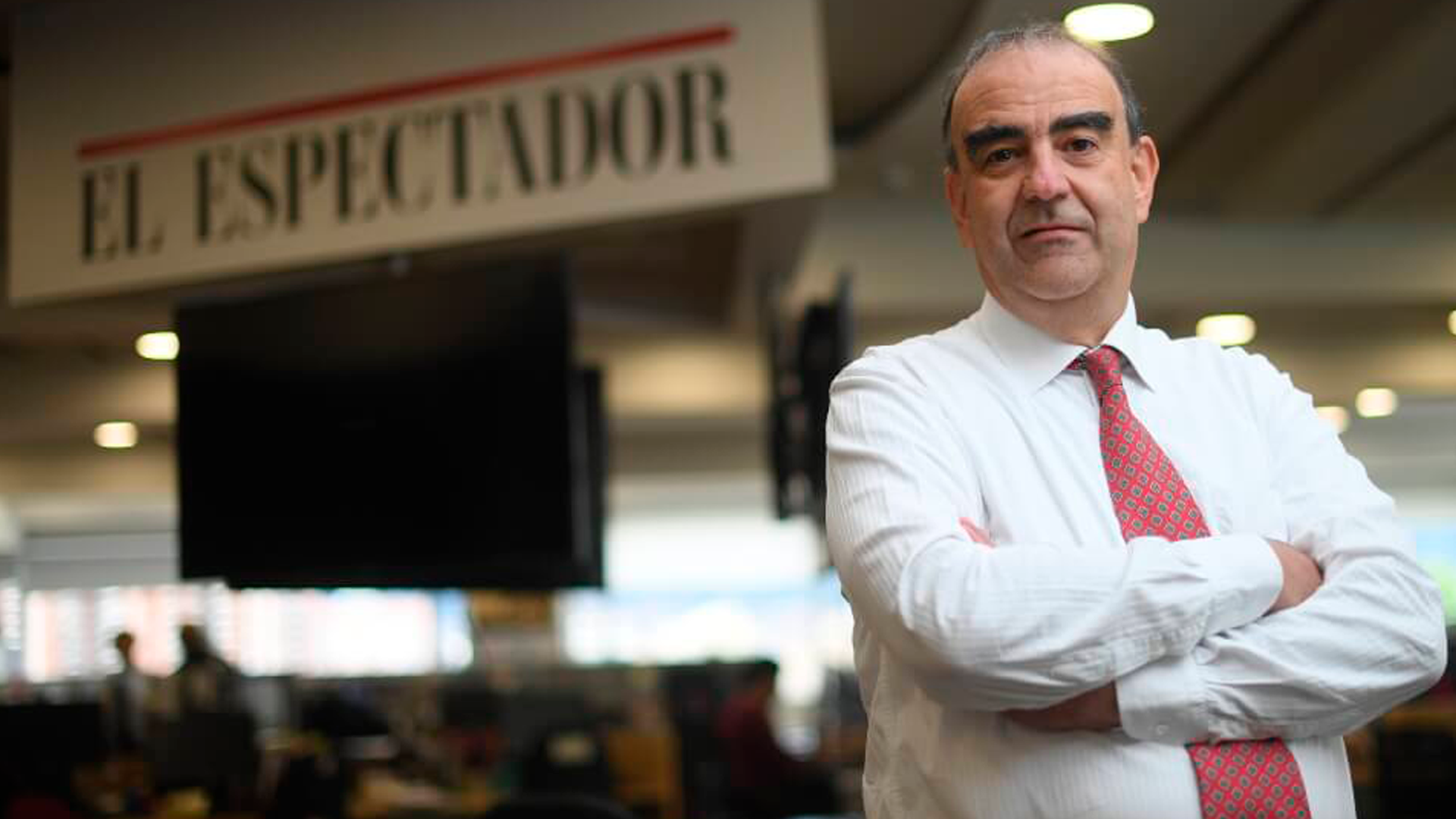 Editorial en video: “Todo mal en la novela de los pasaportes”