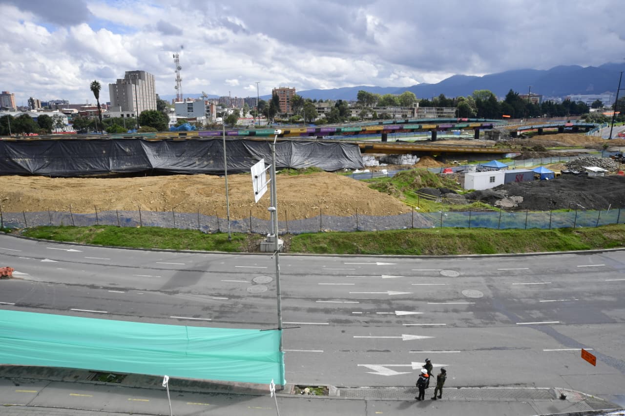 La logística de la implosión estuvo a cargo de la empresa Atlas, que cerro el puente un mes atrás para prepara la infraestructura.