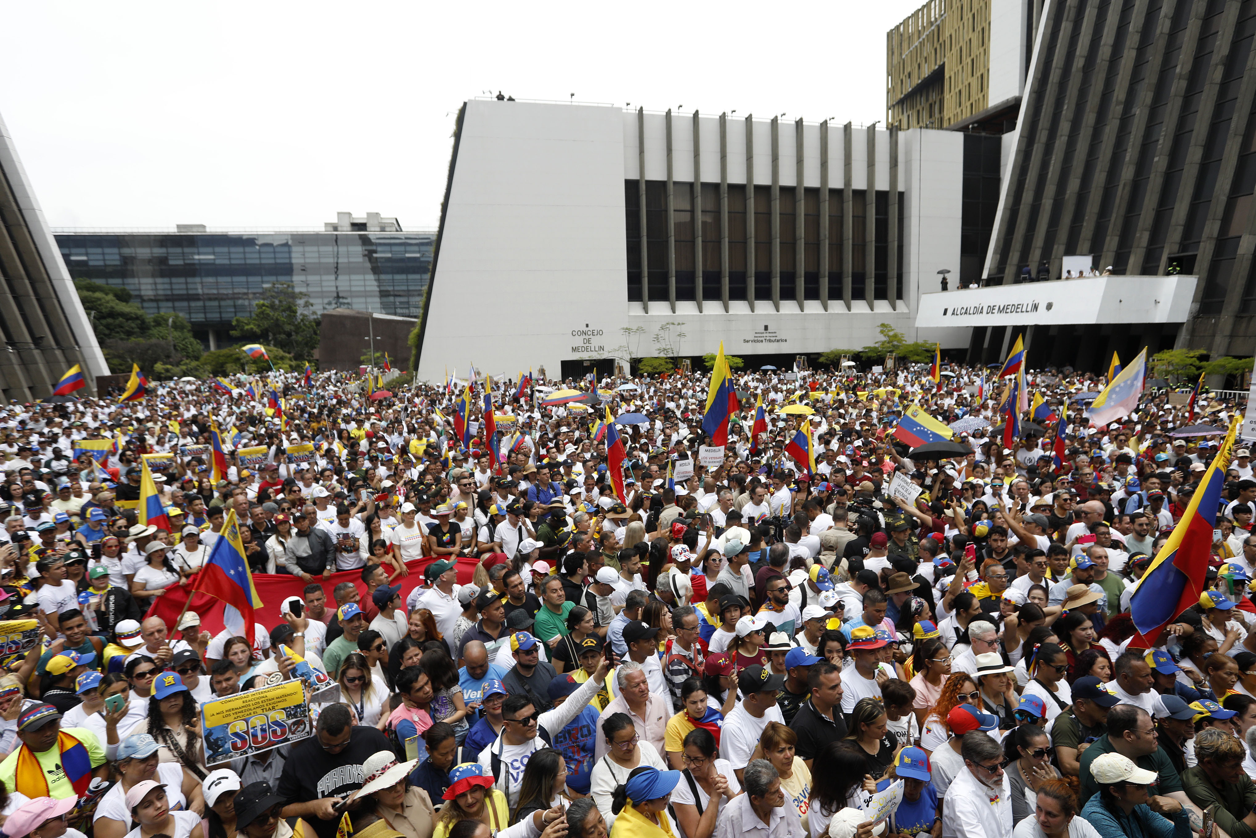 Masivas  marchas en Medellín en rechazo a los resultados electorales en Venezuela