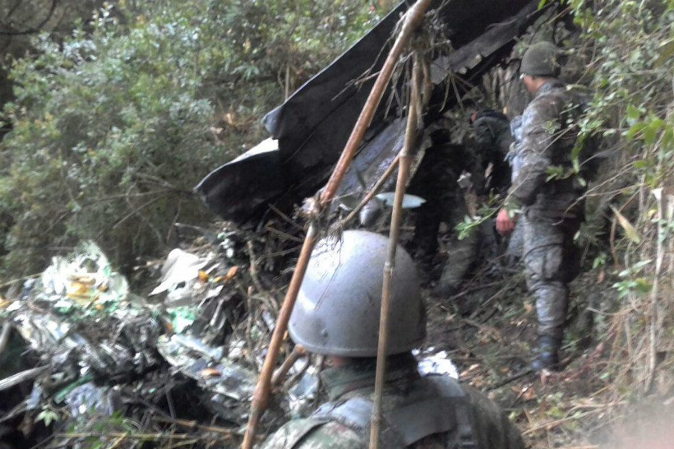 Siniestro de avión militar deja ocho víctimas