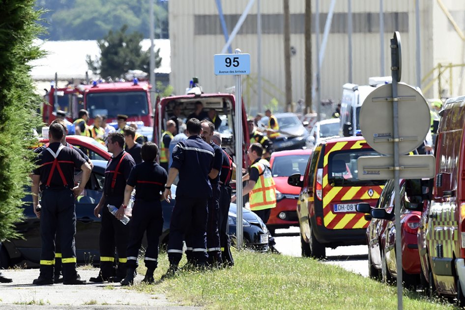 Alarma en Francia: un hombre decapitado y varios heridos deja atentado