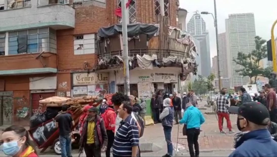 Protesta por desalojo en casa en el centro de Bogotá, que usaban para delinquir