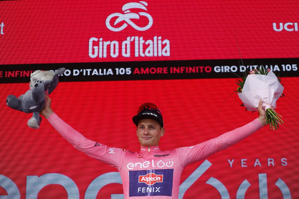 Mathieu van der Poel ganó la primera etapa del Giro de Italia 2022