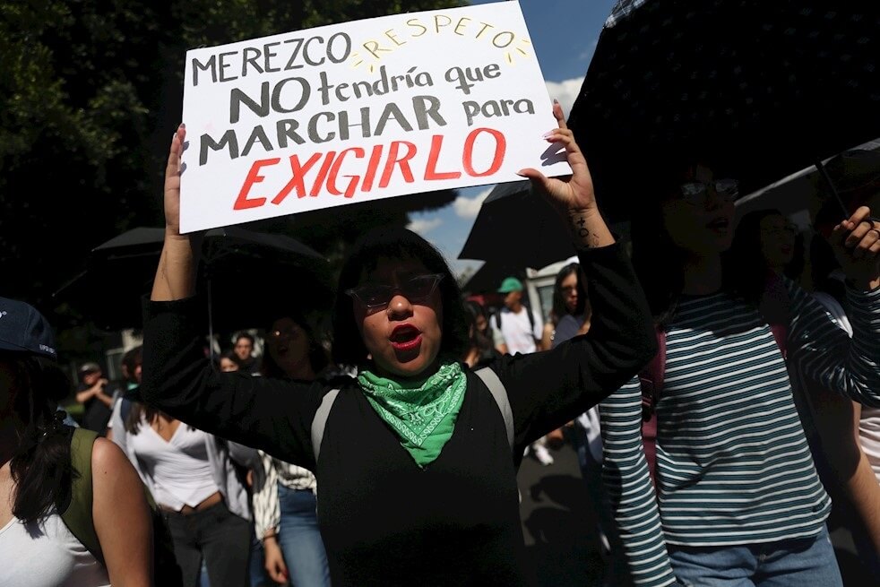 Convocan en México a exhibir cruces rosas en contra de la violencia género