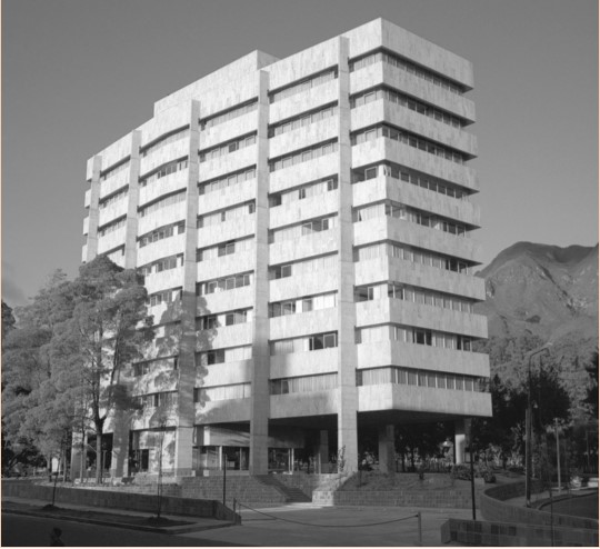 Edificio Pan American Life Bogotá.Germán Tállez publicada en el libro "La innovación técnica en la modernidad bogotana: el caso del edificio Pan American Life Insurance"Adicionalmente preocupa, y aún más, la demolición del edificio Pan American (hoy Edificio Teusacá y ocupado por Ecopetrol), ubicado en la esquina de la avenida 39 con carrera 7, construido mediante un sistema inédito de montaje de grandes elementos prefabricados, sistema inspirado en la construcción de barcos.