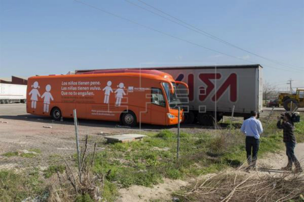 El bus transfóbico que recorre España