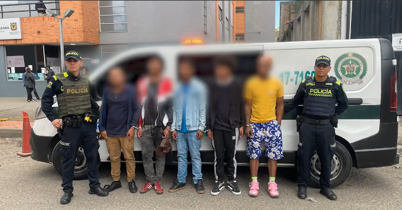 Cayeron cinco sujetos que robaban celulares en la troncal Caracas de Transmilenio
