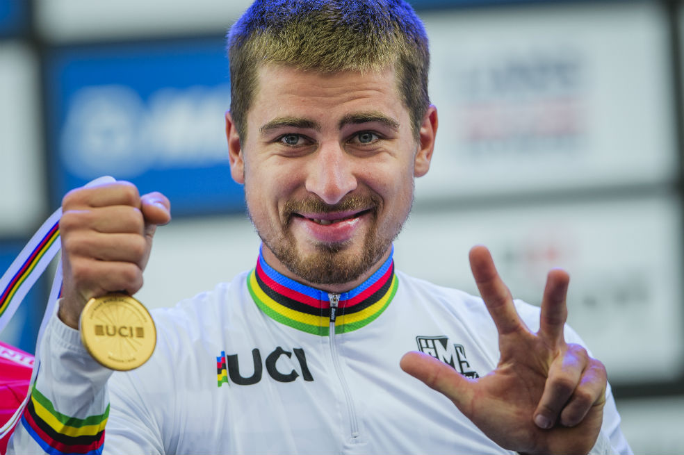 Peter Sagan hace historia con su tercer Mundial de ruta consecutivo