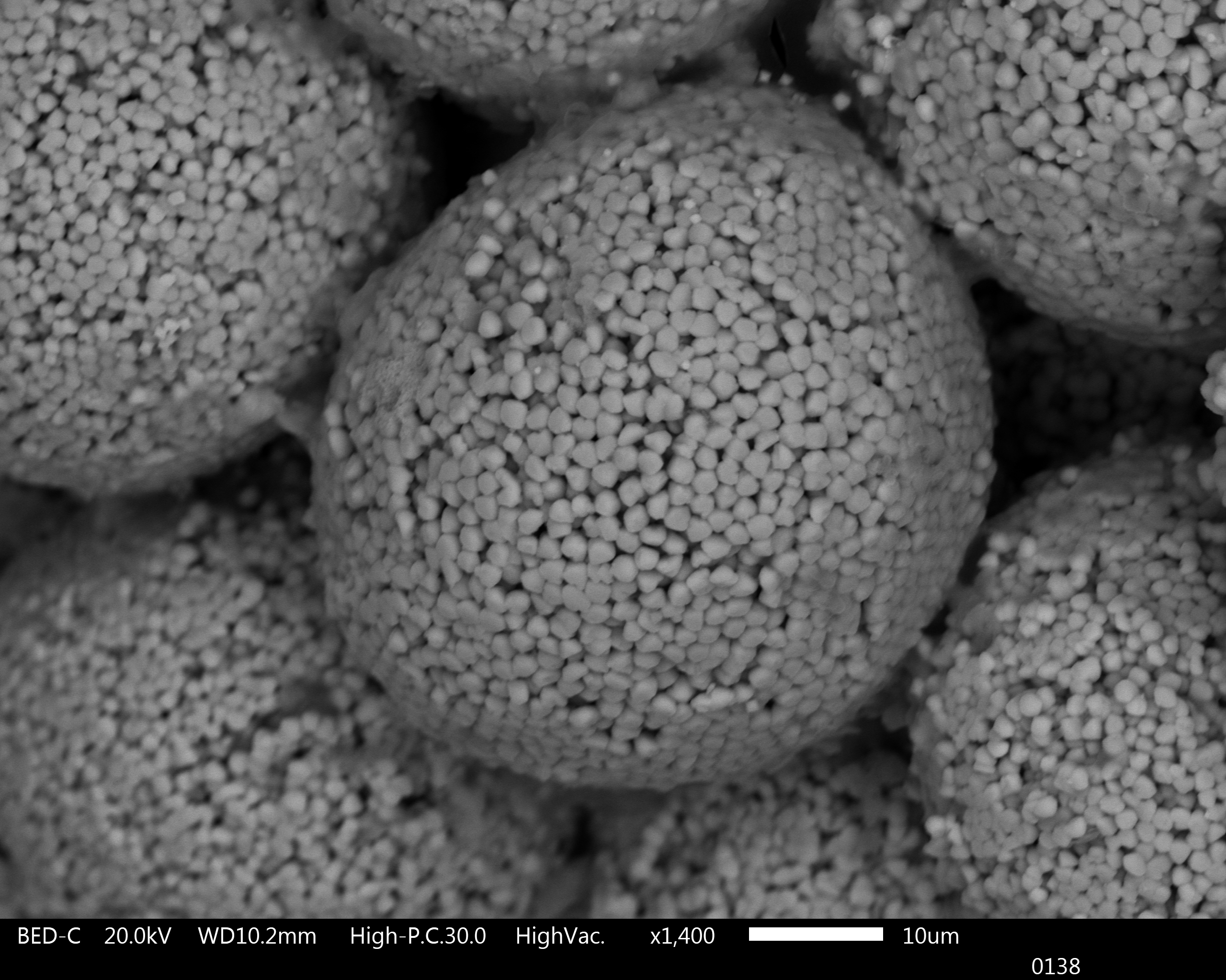 Imagen microscópica de una pirita.