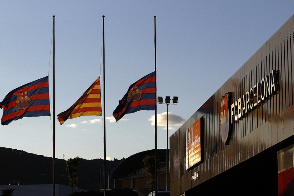 Familia del Barcelona se despide de Tito Vilanova