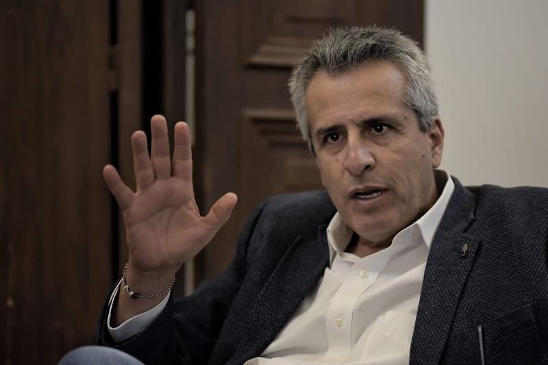 El ministro del Interior, Luis Fernando Velasco, le confirmó a El Espectador la viabilidad de que las bandas criminales sean cobijadas por Justicia y Paz.
