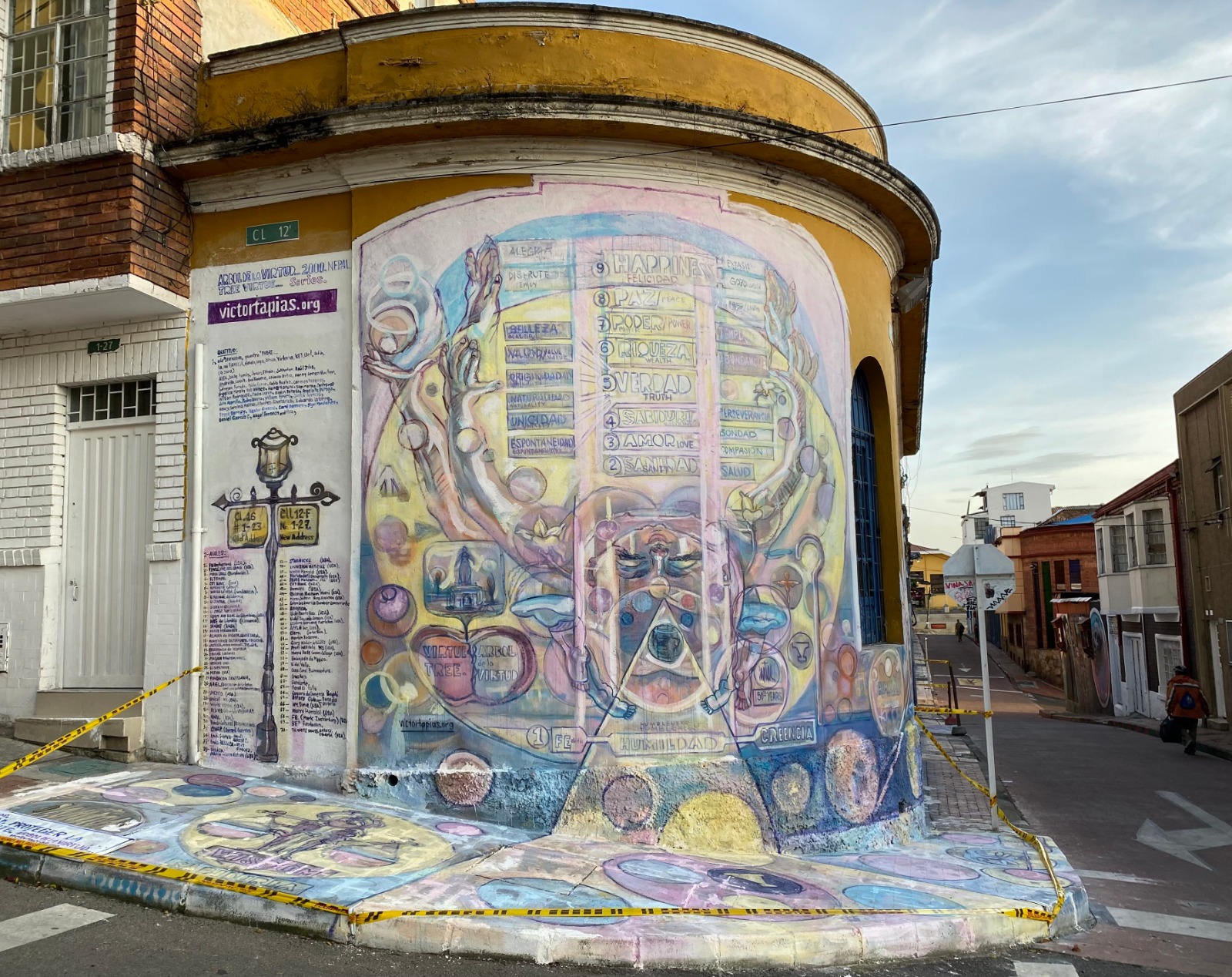 “El árbol de la virtud”, el mural de Víctor Tapias que le da vida a la Candelaria