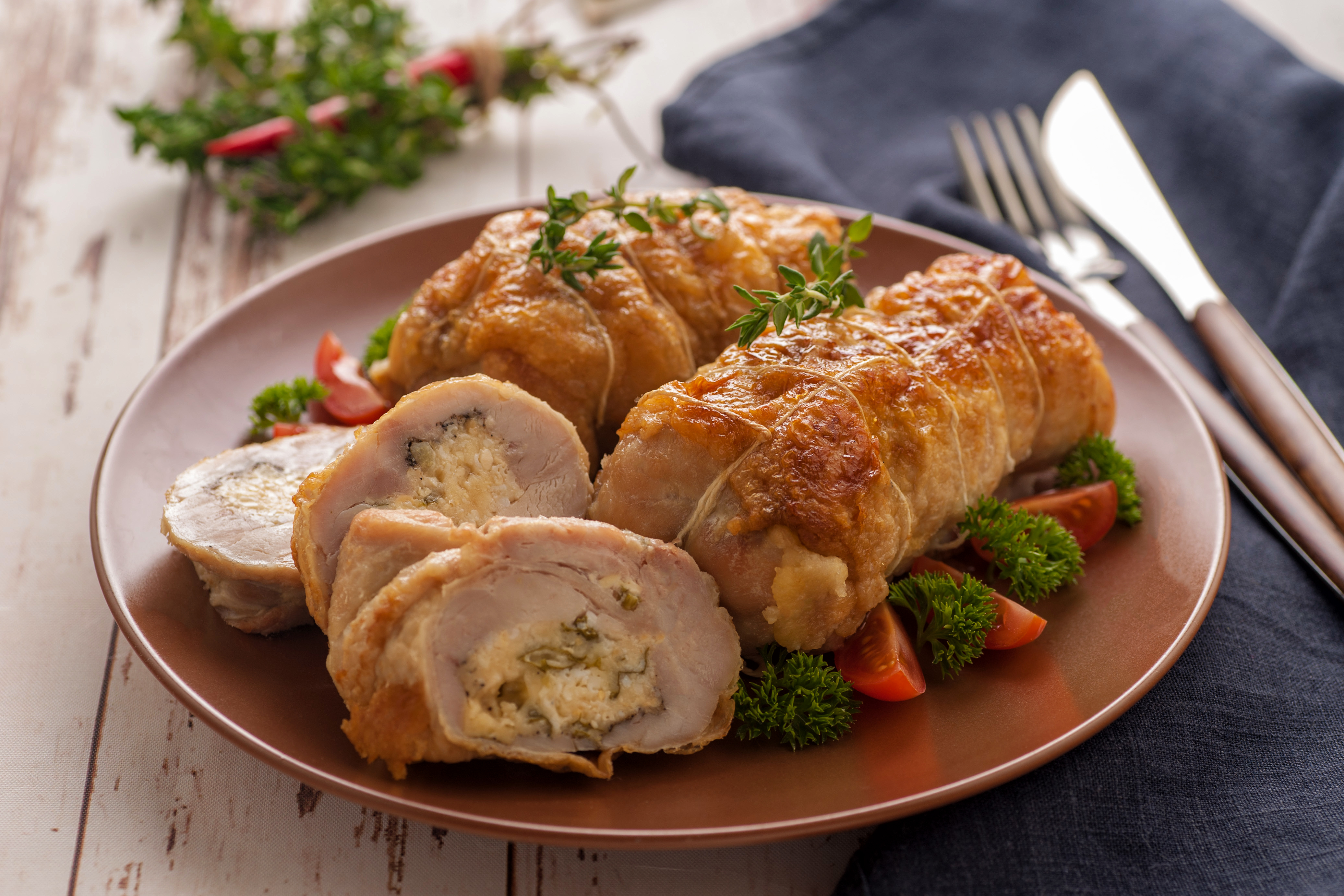 Aquí está la receta para preparar una jugosa pechuga de pollo rellena