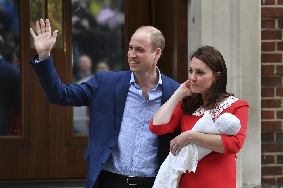 Príncipe Guillermo y Catalina llaman a su tercer hijo Luis Arturo Carlos