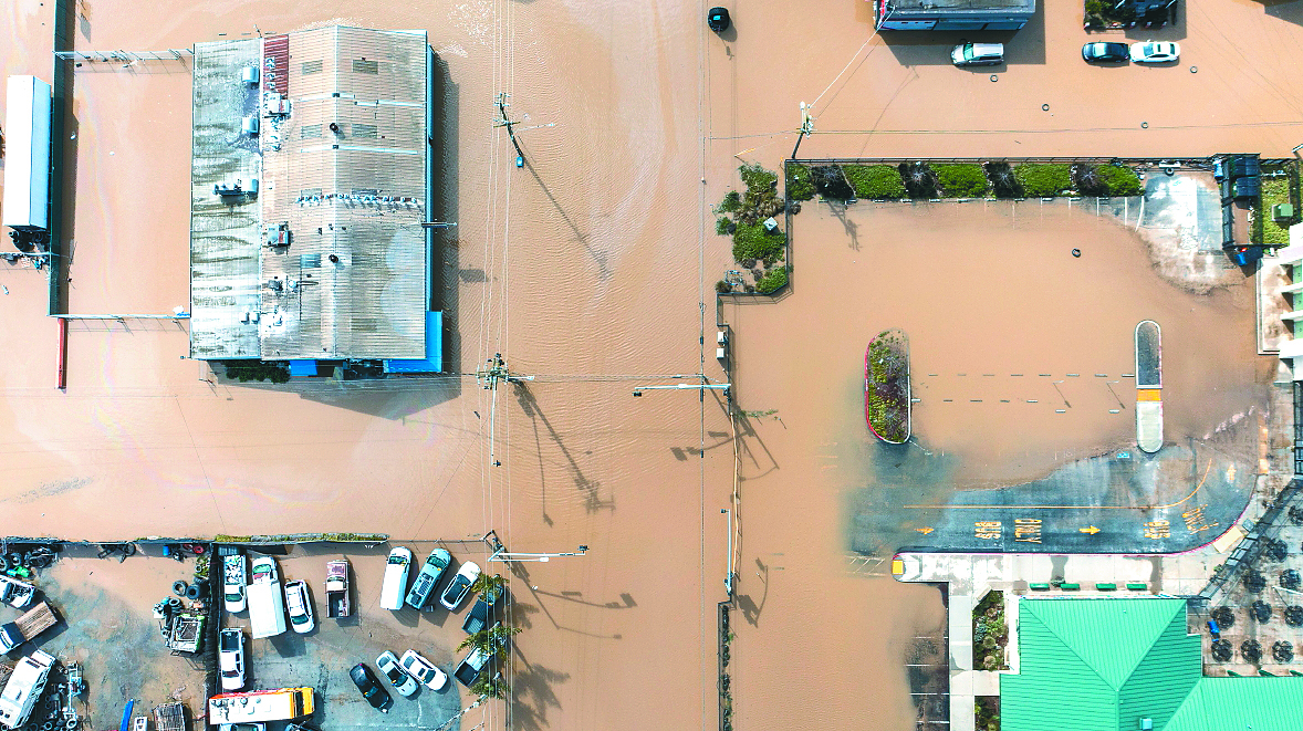 América, entre ciclones y tormentas