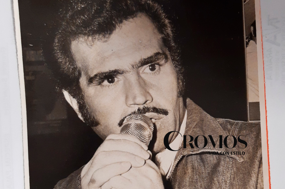 Vicente Fernández. Tenía 40 años y ya era un ídolo en su país, pero en 1980 Vicente Fernández Gómez decidió venir a Colombia.